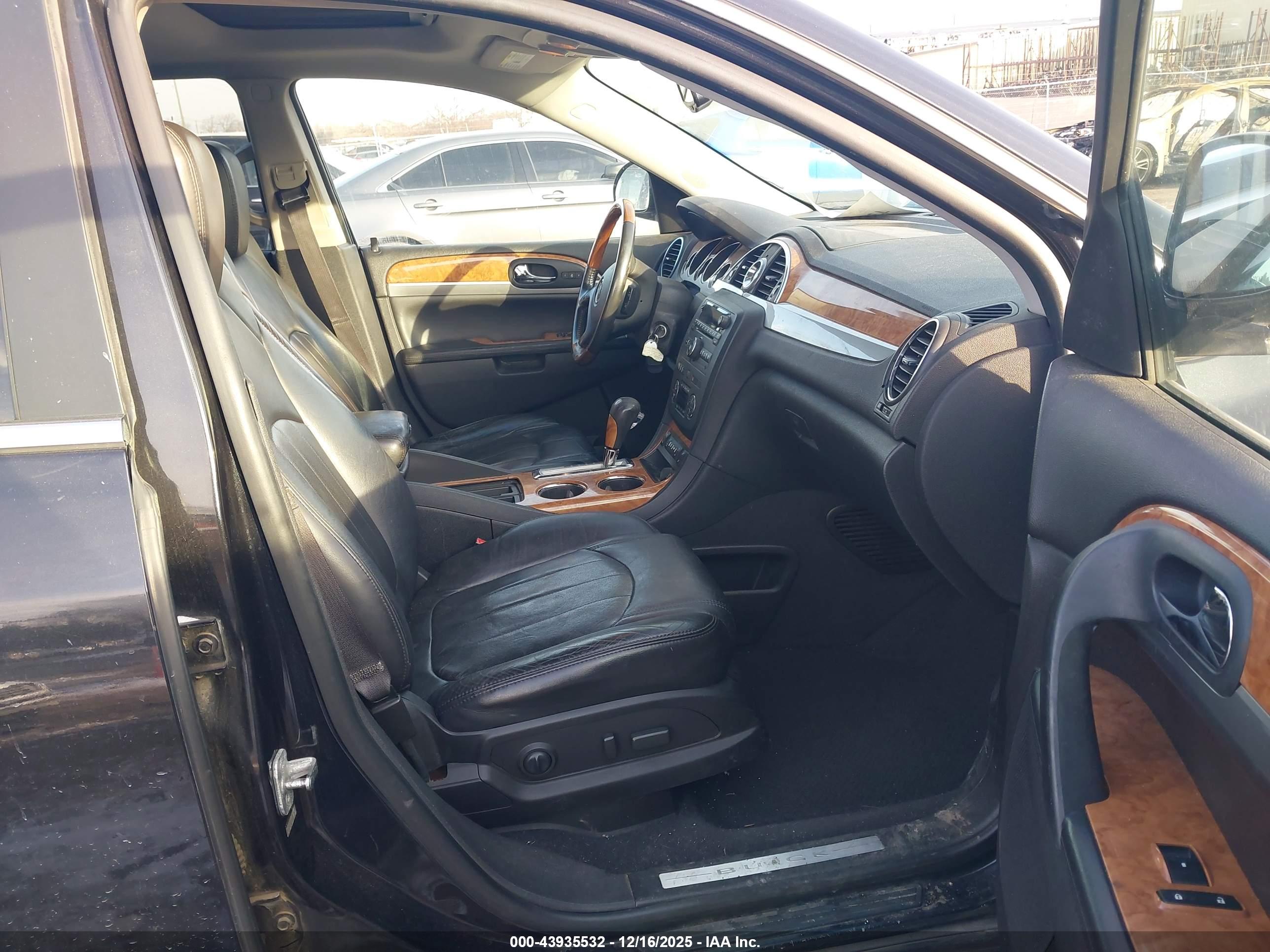 BUICK ENCLAVE image 5