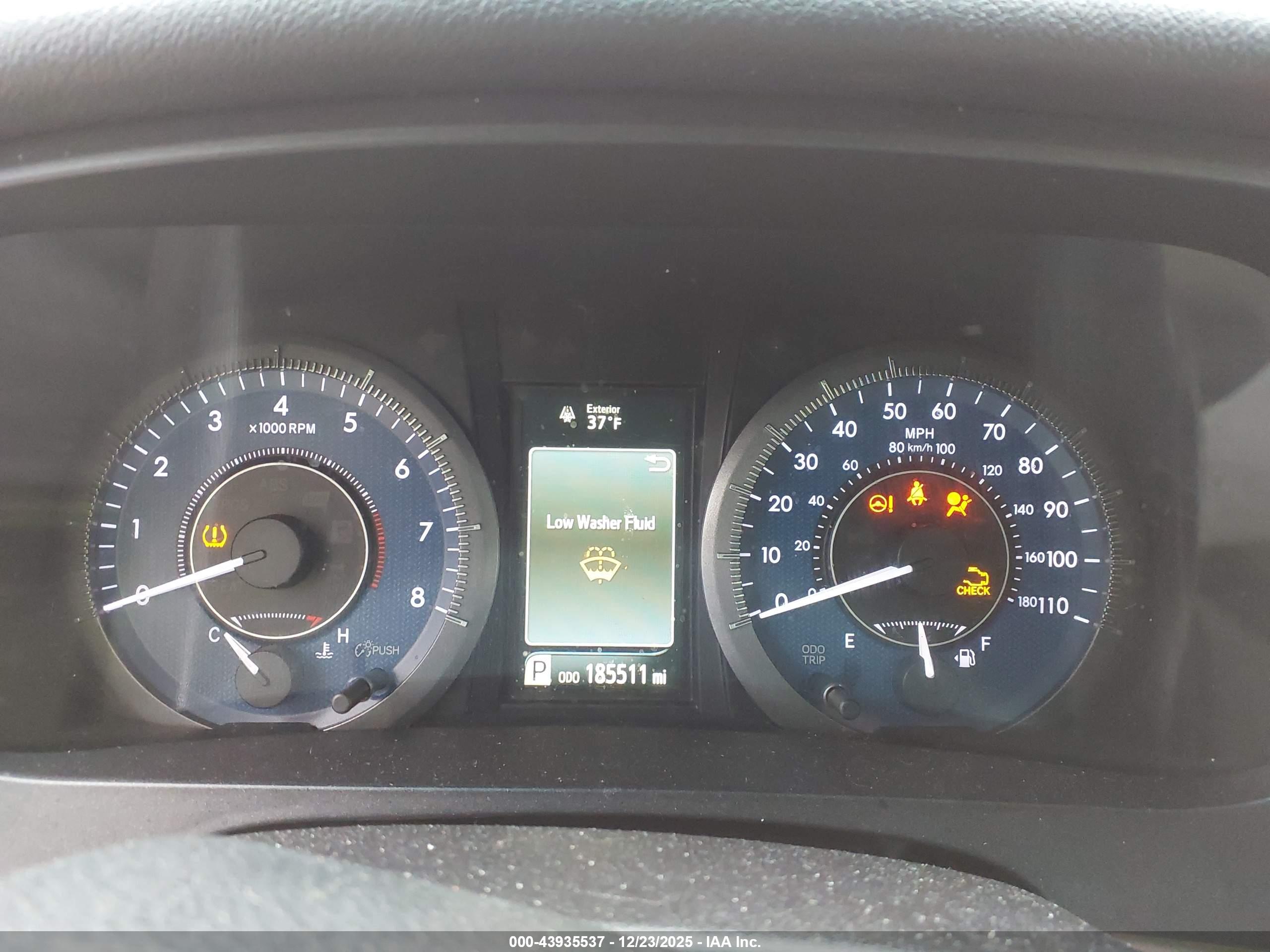 TOYOTA SIENNA image 7
