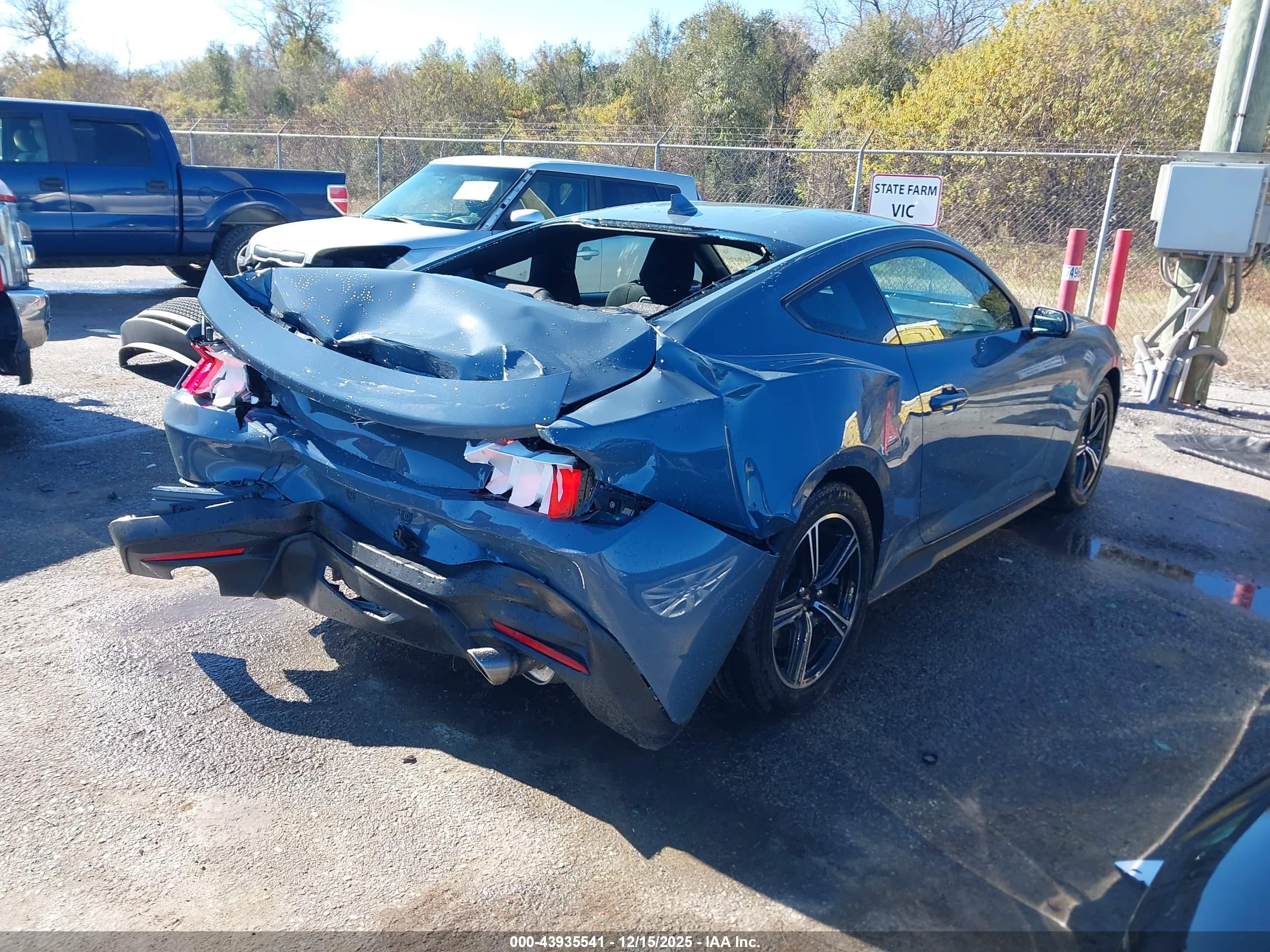 FORD MUSTANG image 4