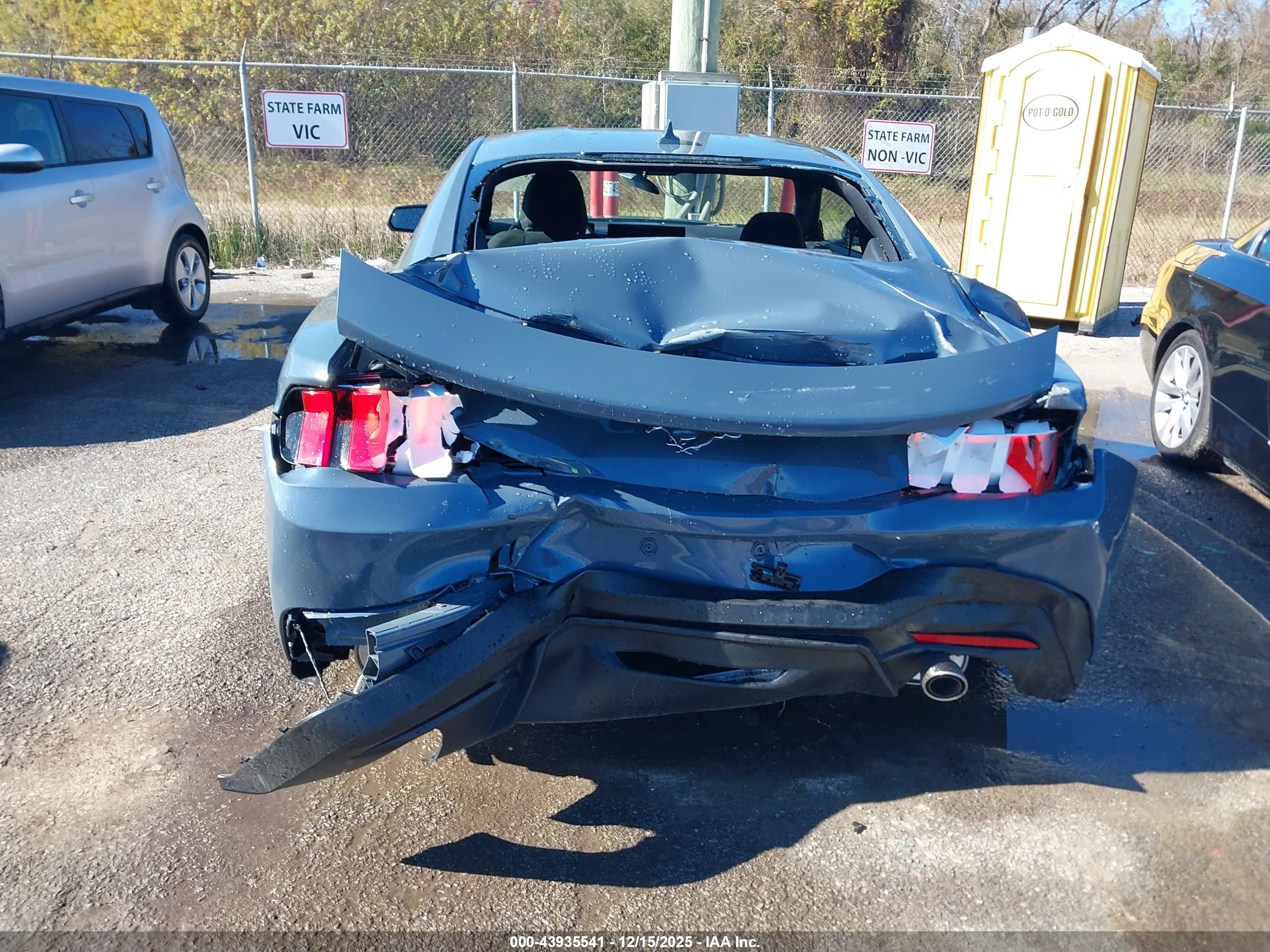 FORD MUSTANG image 6