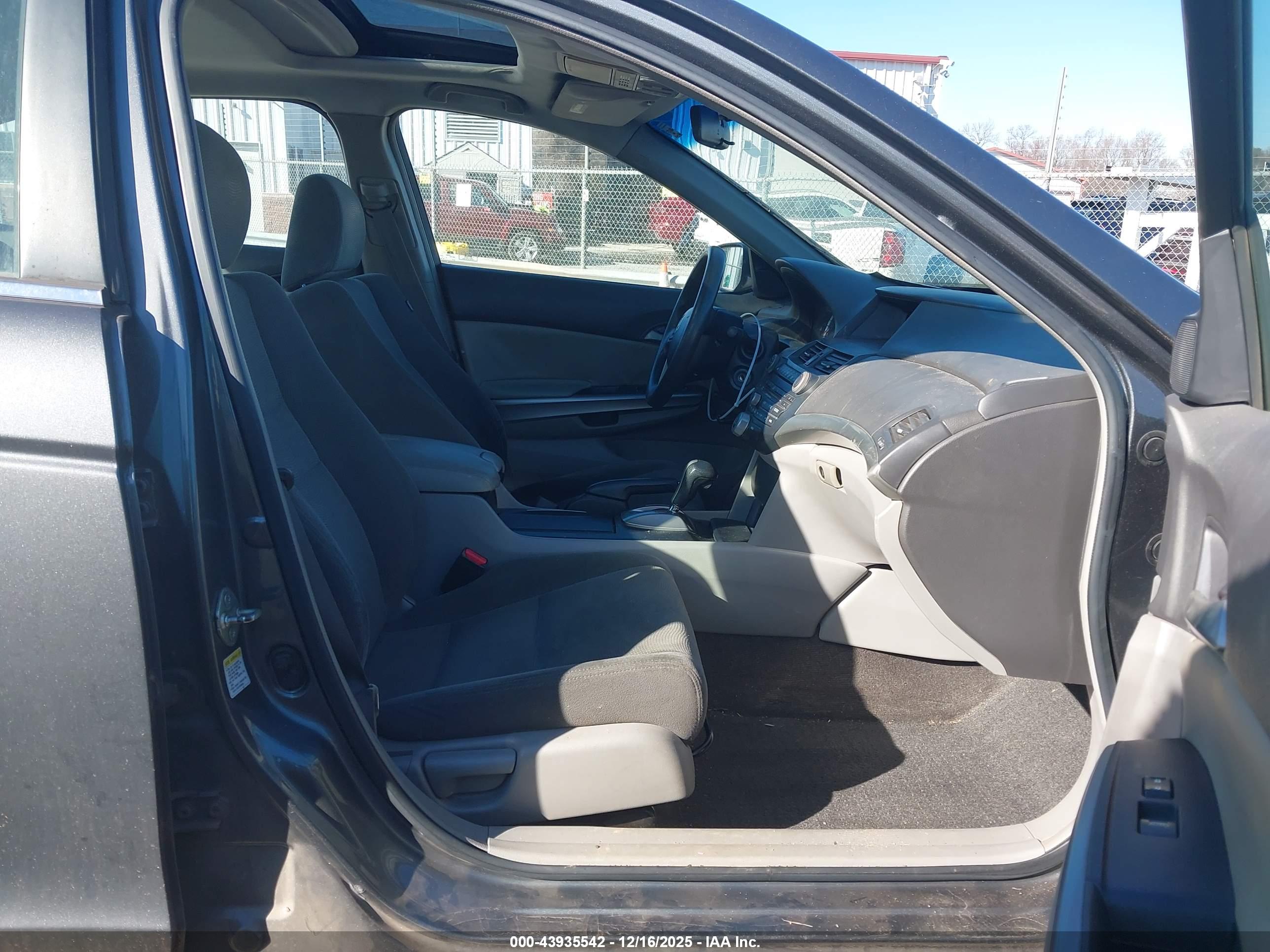 HONDA ACCORD image 5