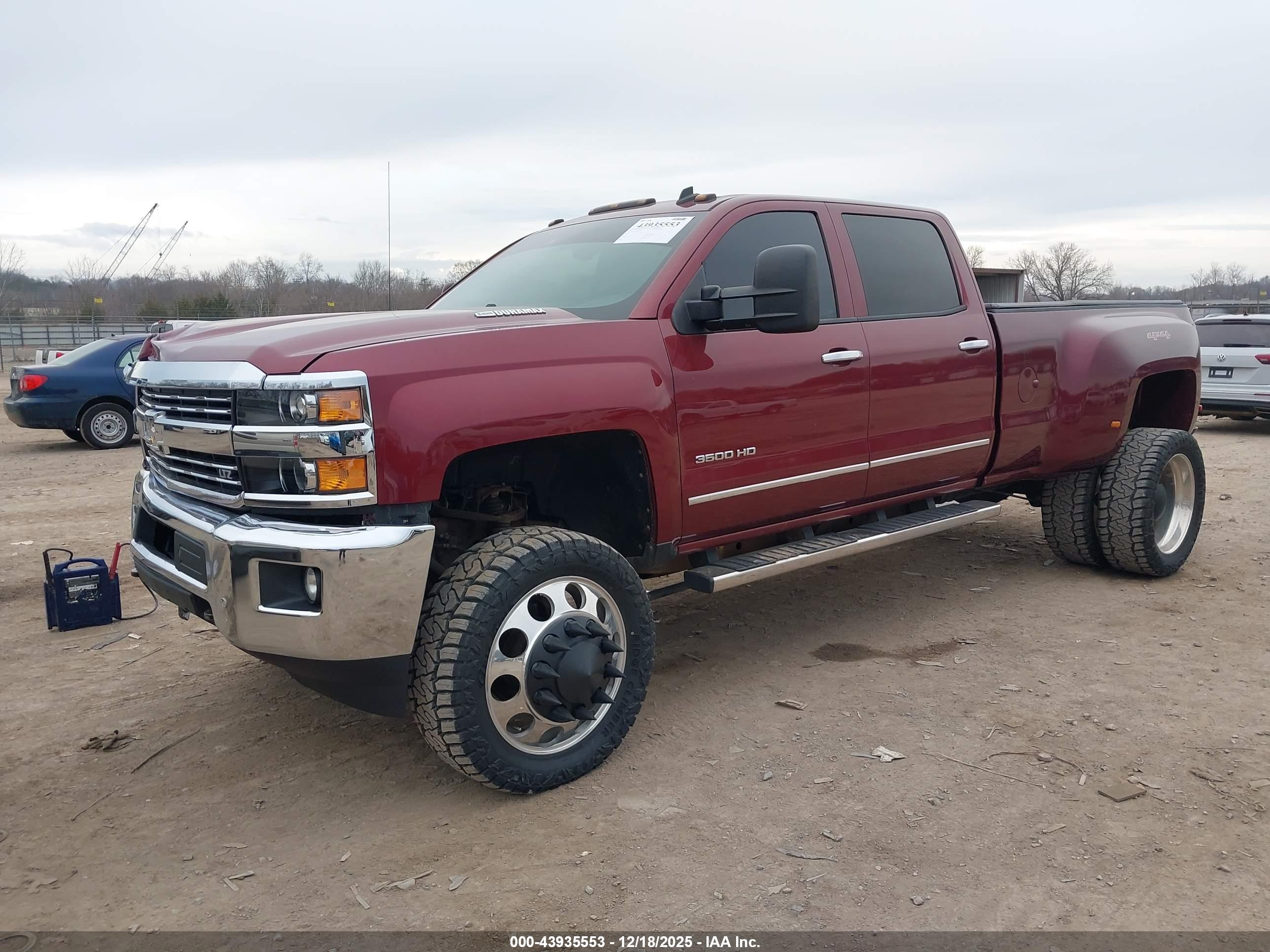 CHEVROLET SILVERADO image 2