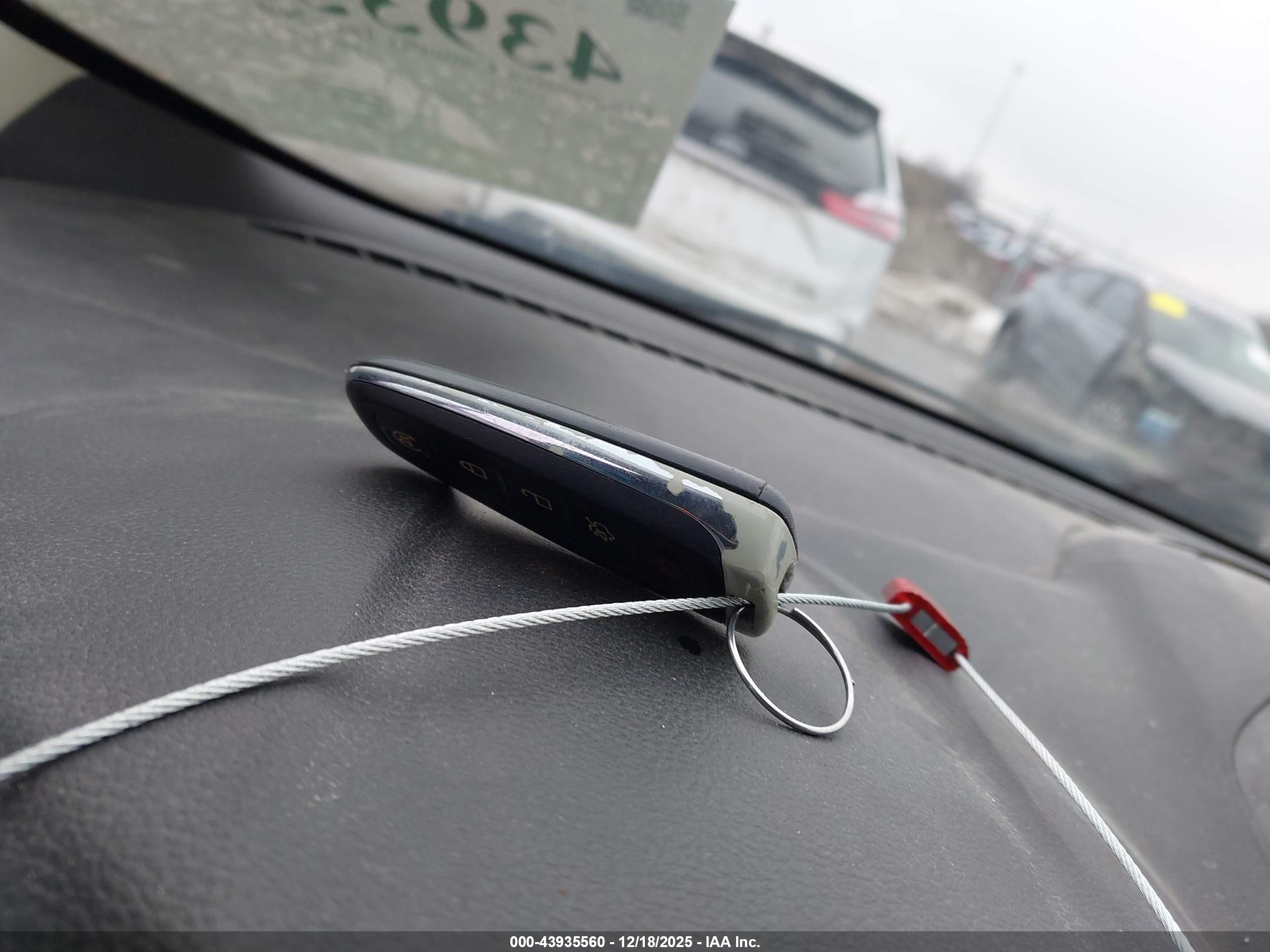 FORD ESCAPE image 11
