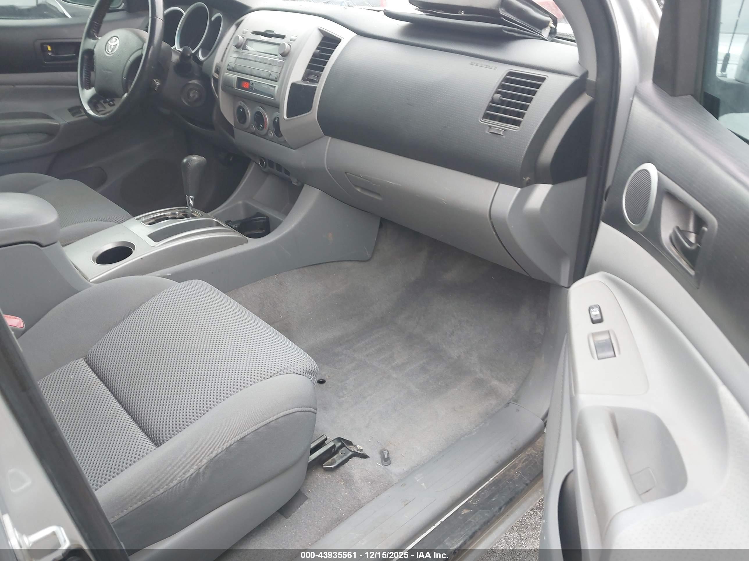 TOYOTA TACOMA image 5