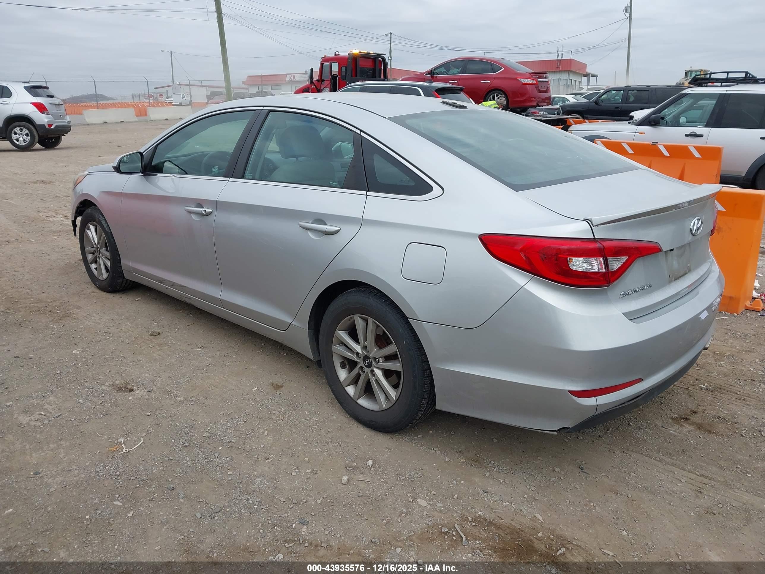HYUNDAI SONATA image 3