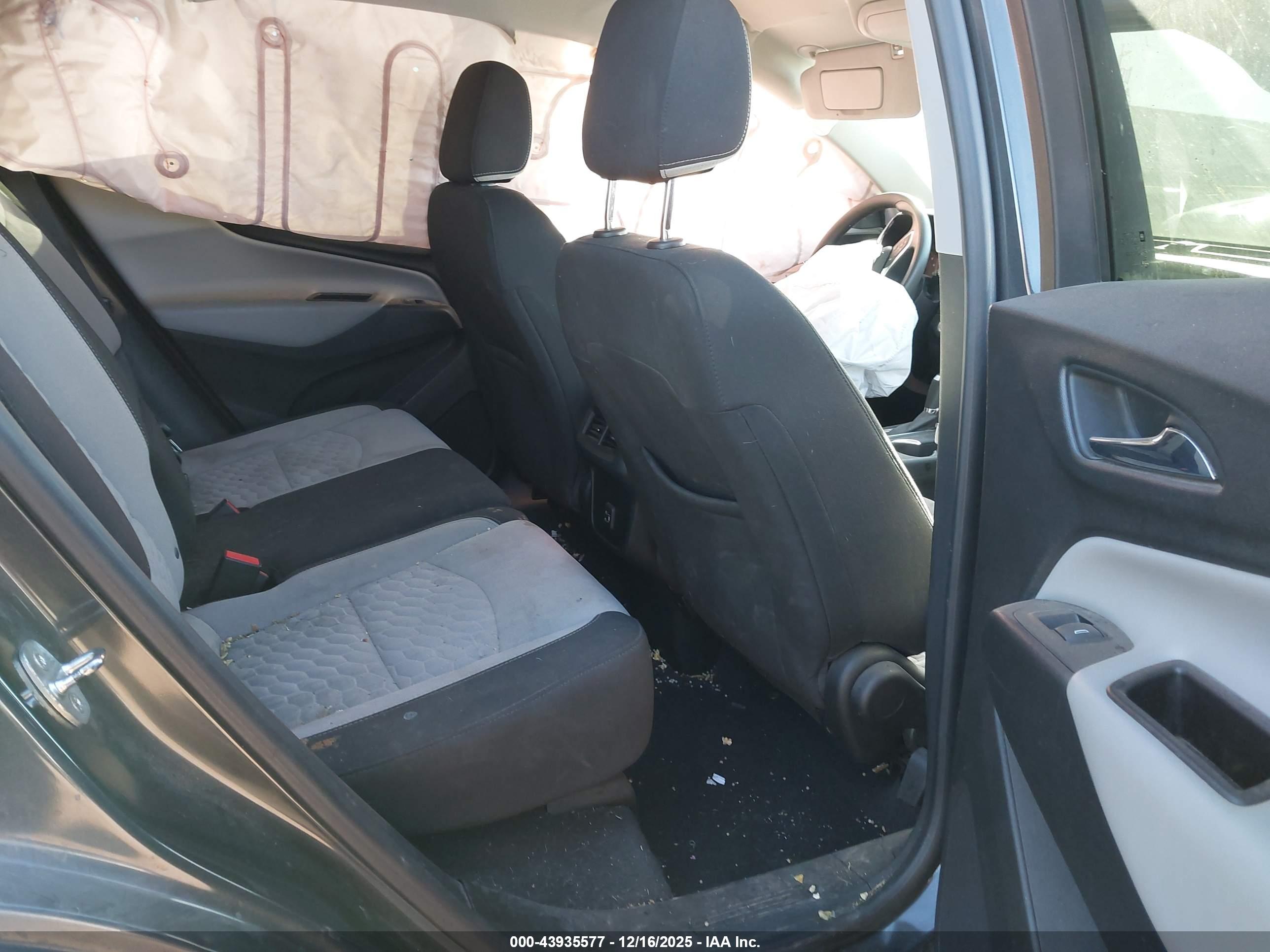 CHEVROLET EQUINOX image 8