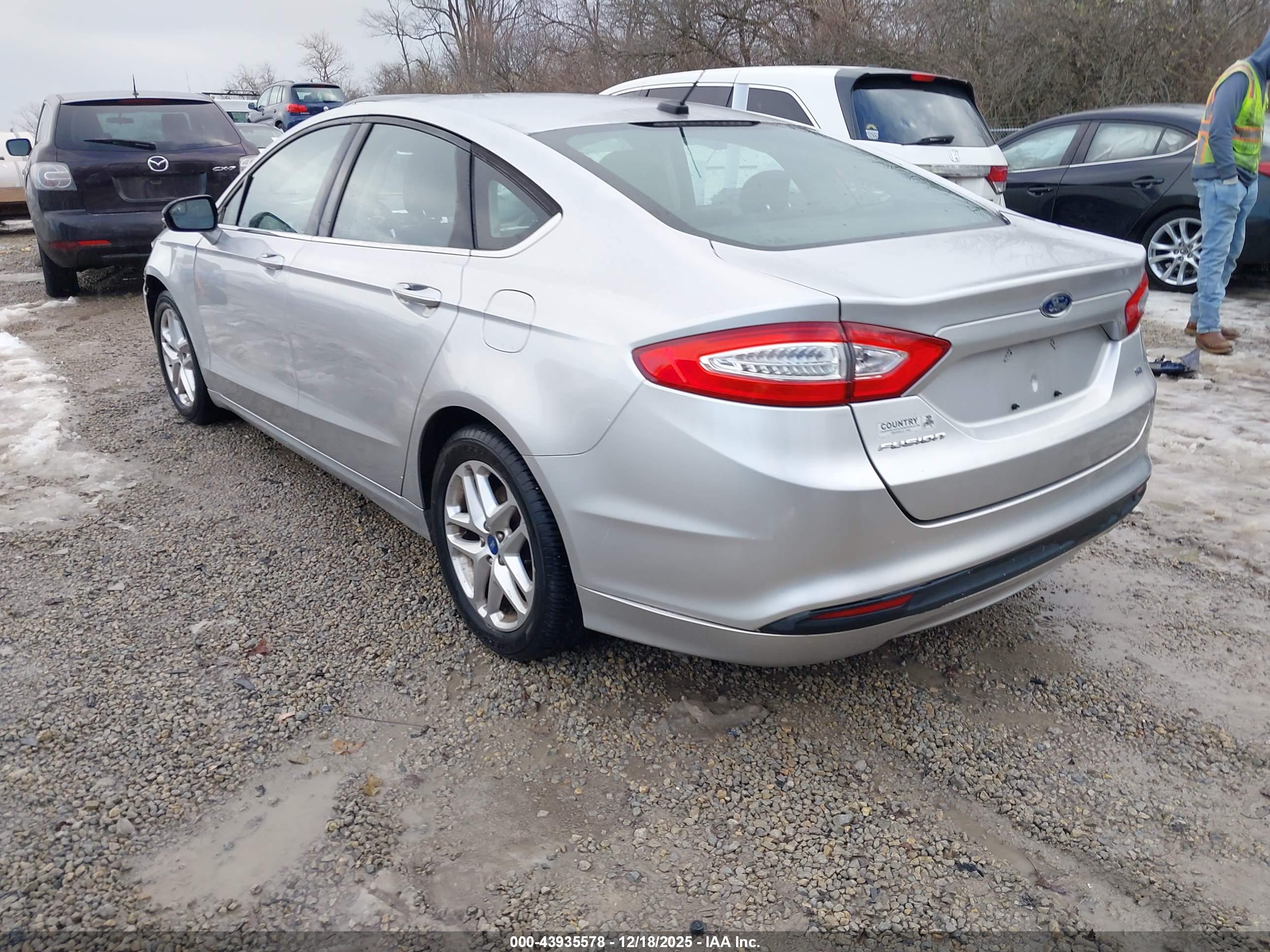 FORD FUSION image 3