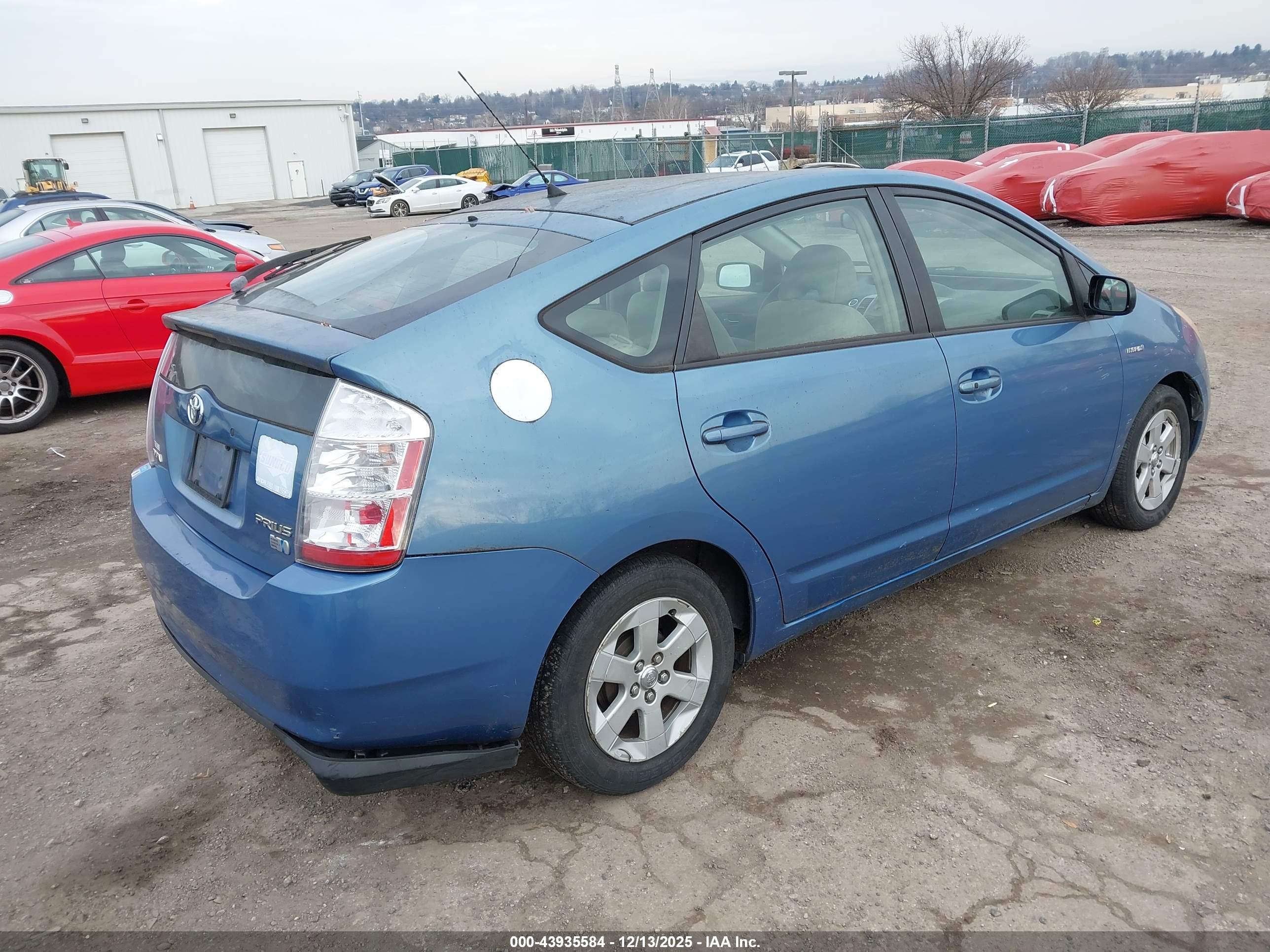 TOYOTA PRIUS image 4