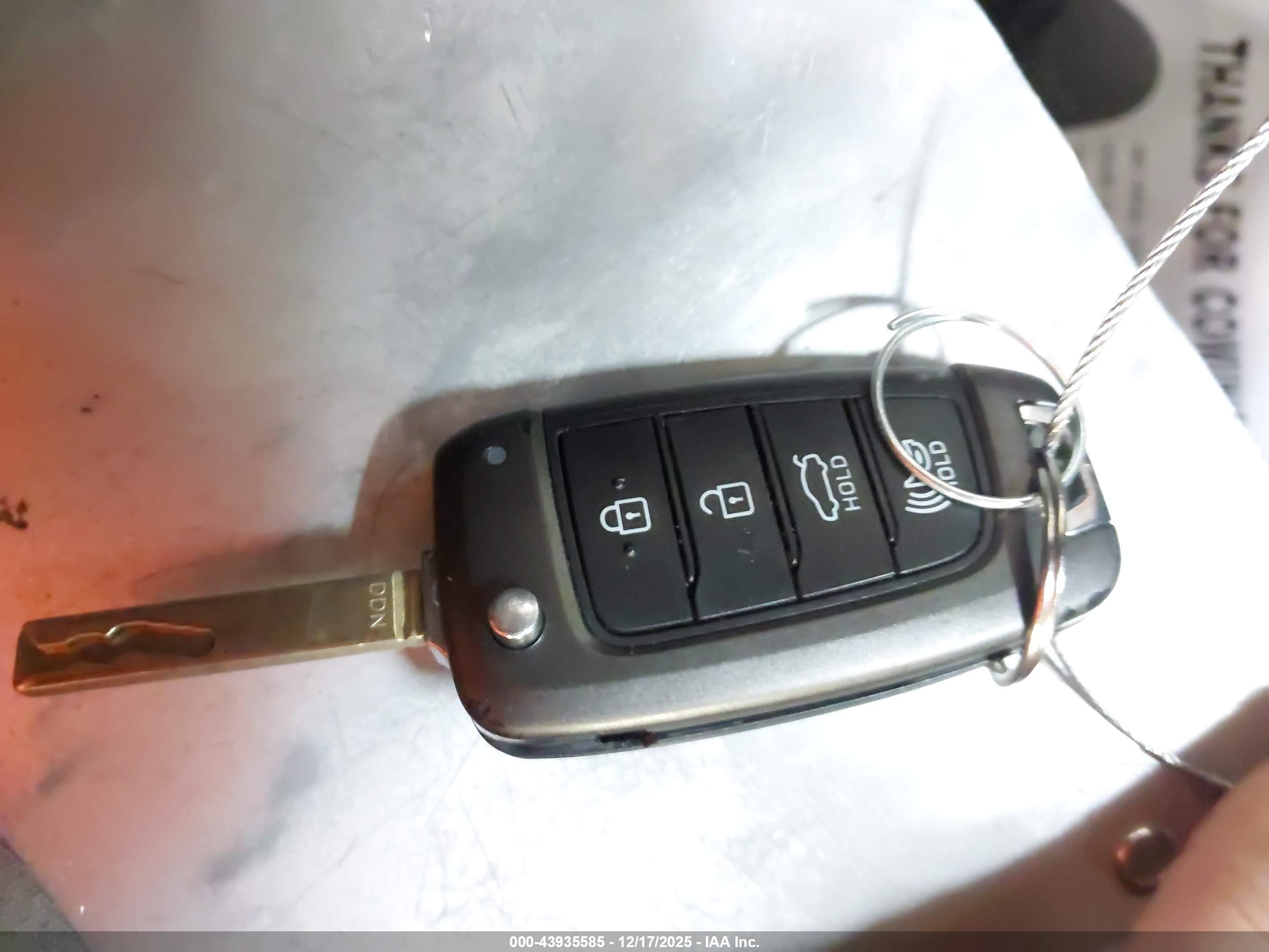 HYUNDAI SONATA image 11