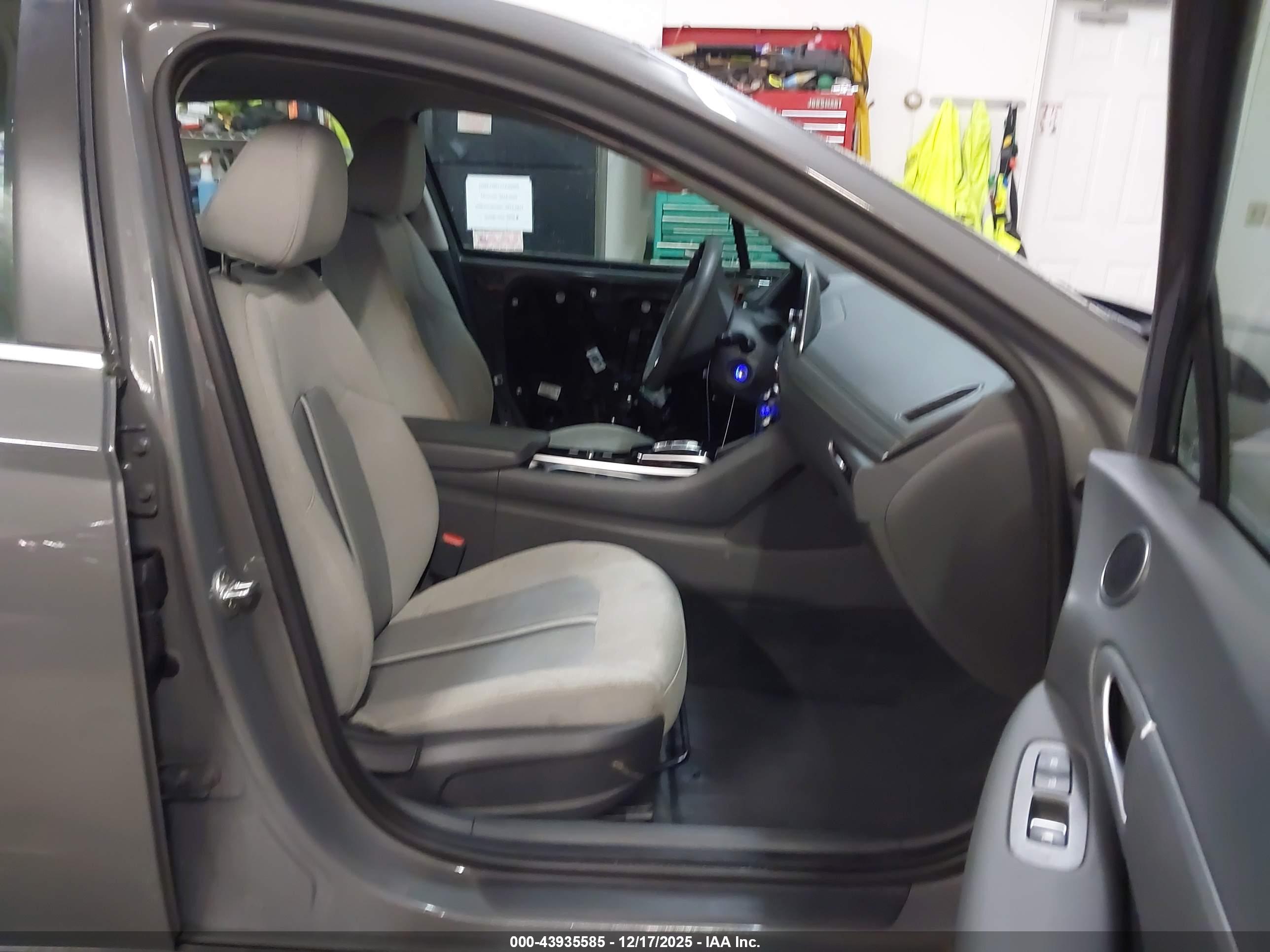 HYUNDAI SONATA image 5
