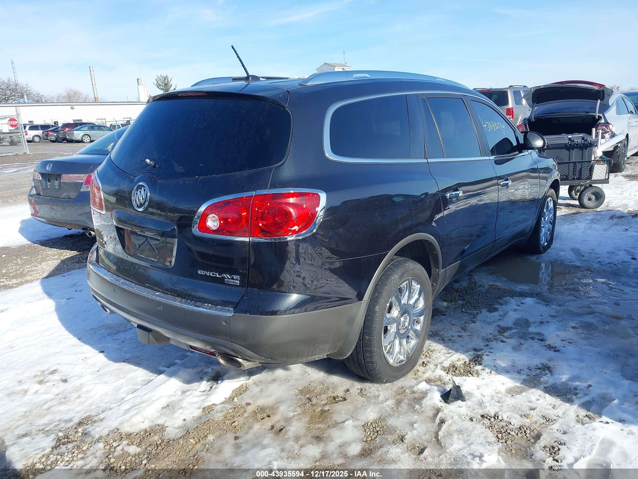 BUICK ENCLAVE image 4
