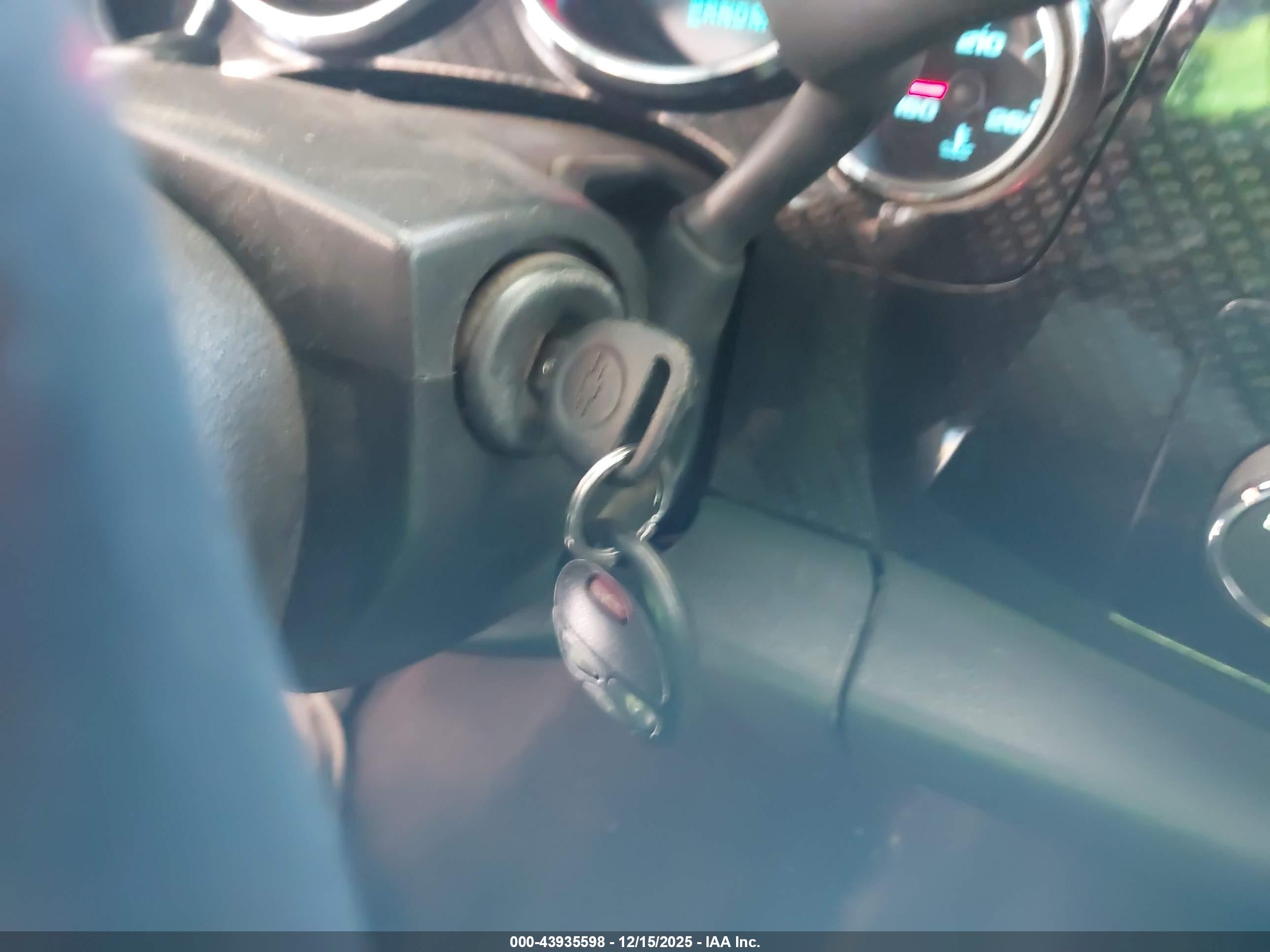 CHEVROLET SILVERADO image 11