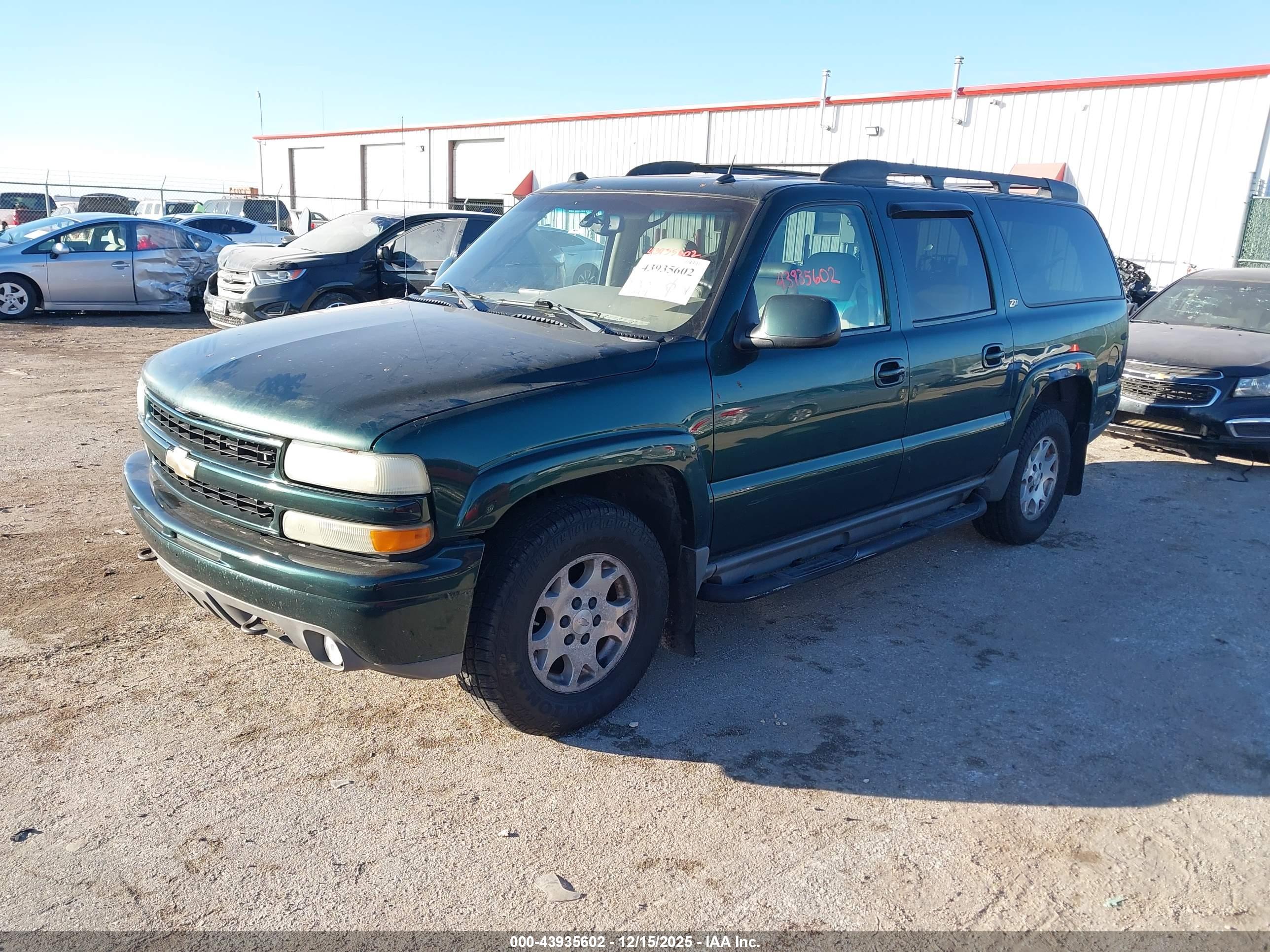 CHEVROLET SUBURBAN image 2