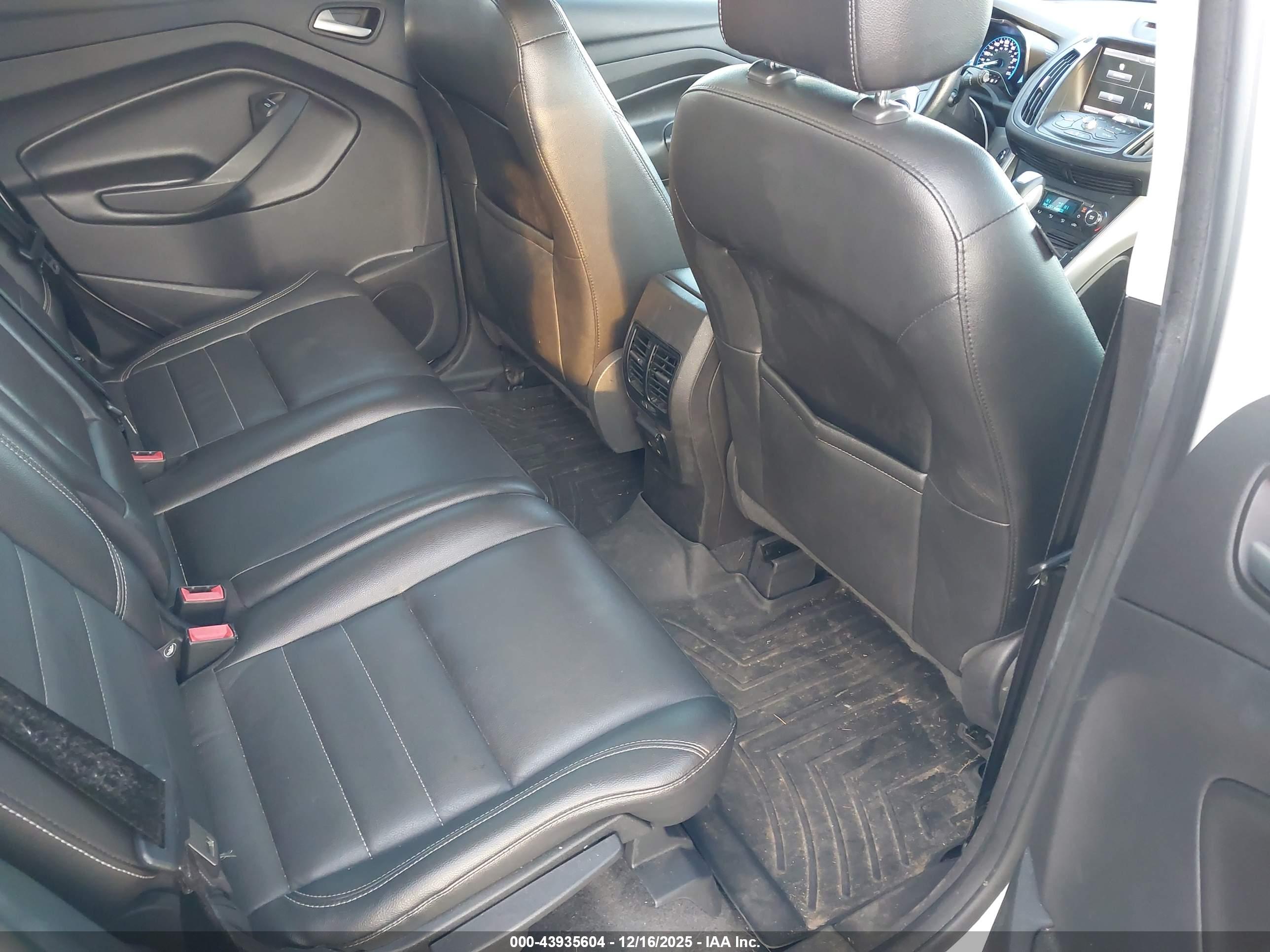 FORD C-MAX image 8