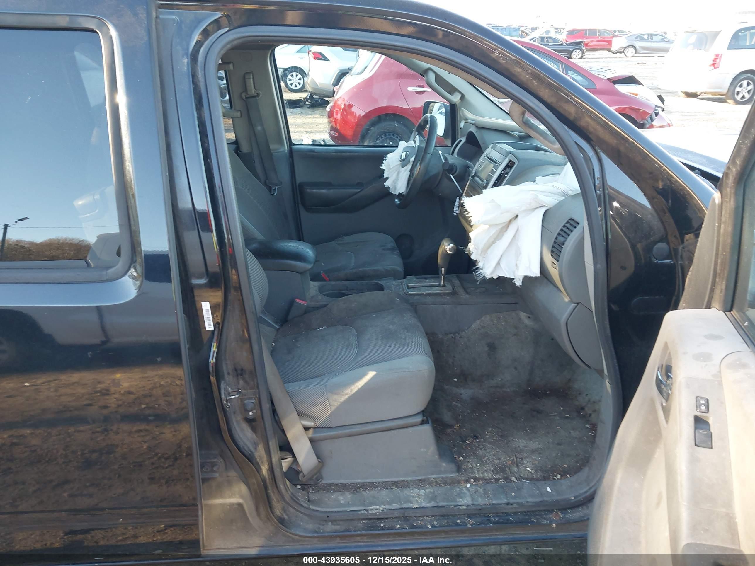 NISSAN FRONTIER image 5