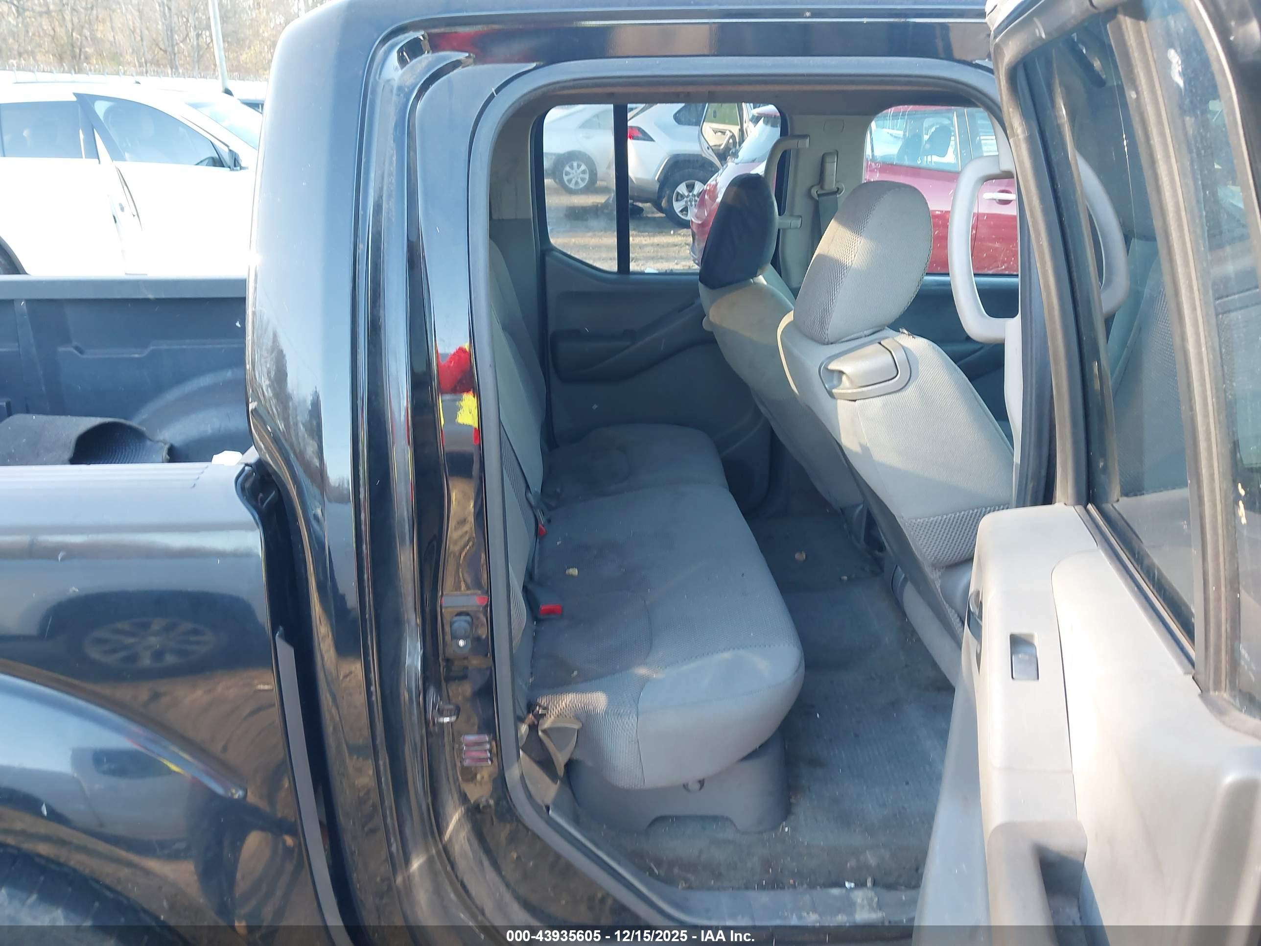 NISSAN FRONTIER image 8