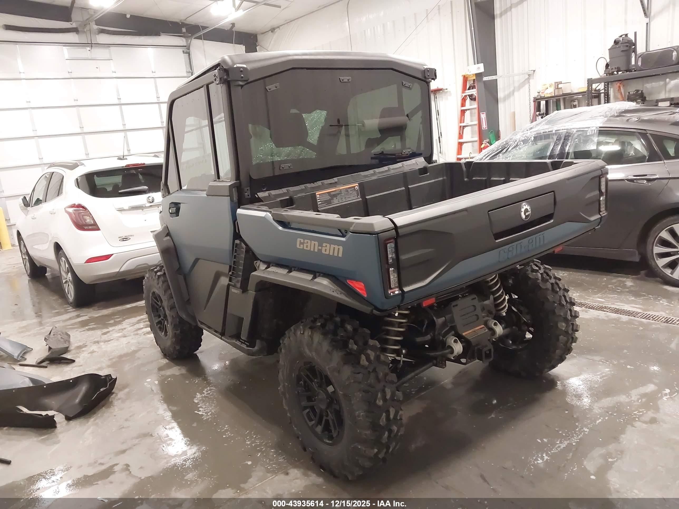 CAN-AM DEFENDER image 3