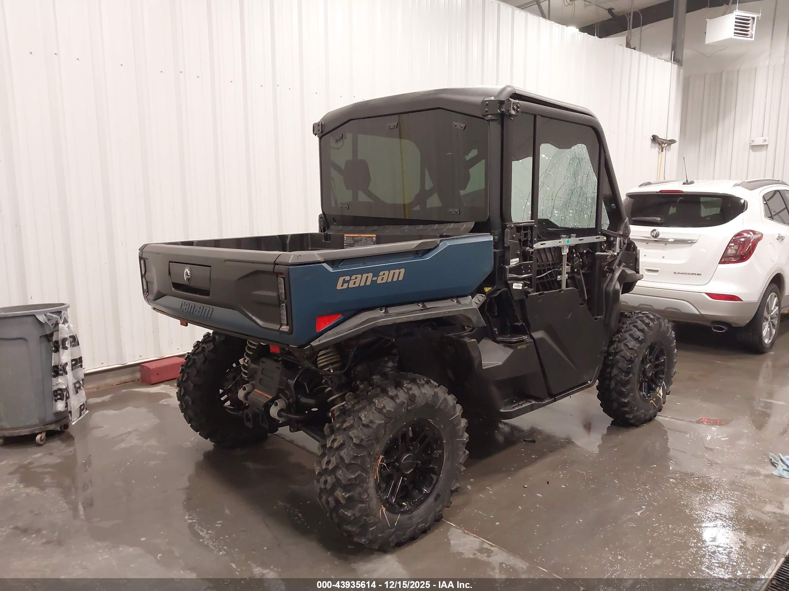 CAN-AM DEFENDER image 4