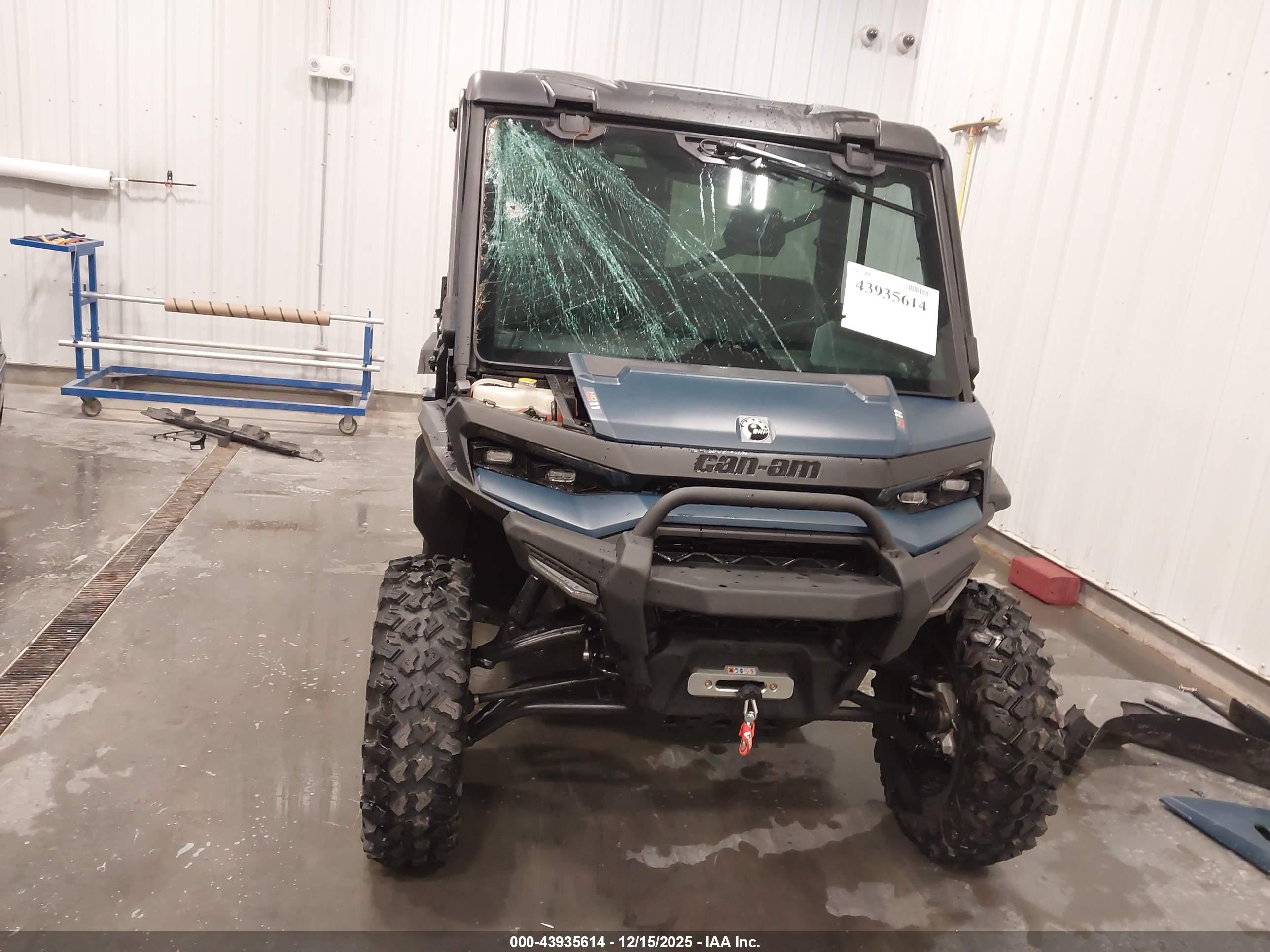 CAN-AM DEFENDER image 5