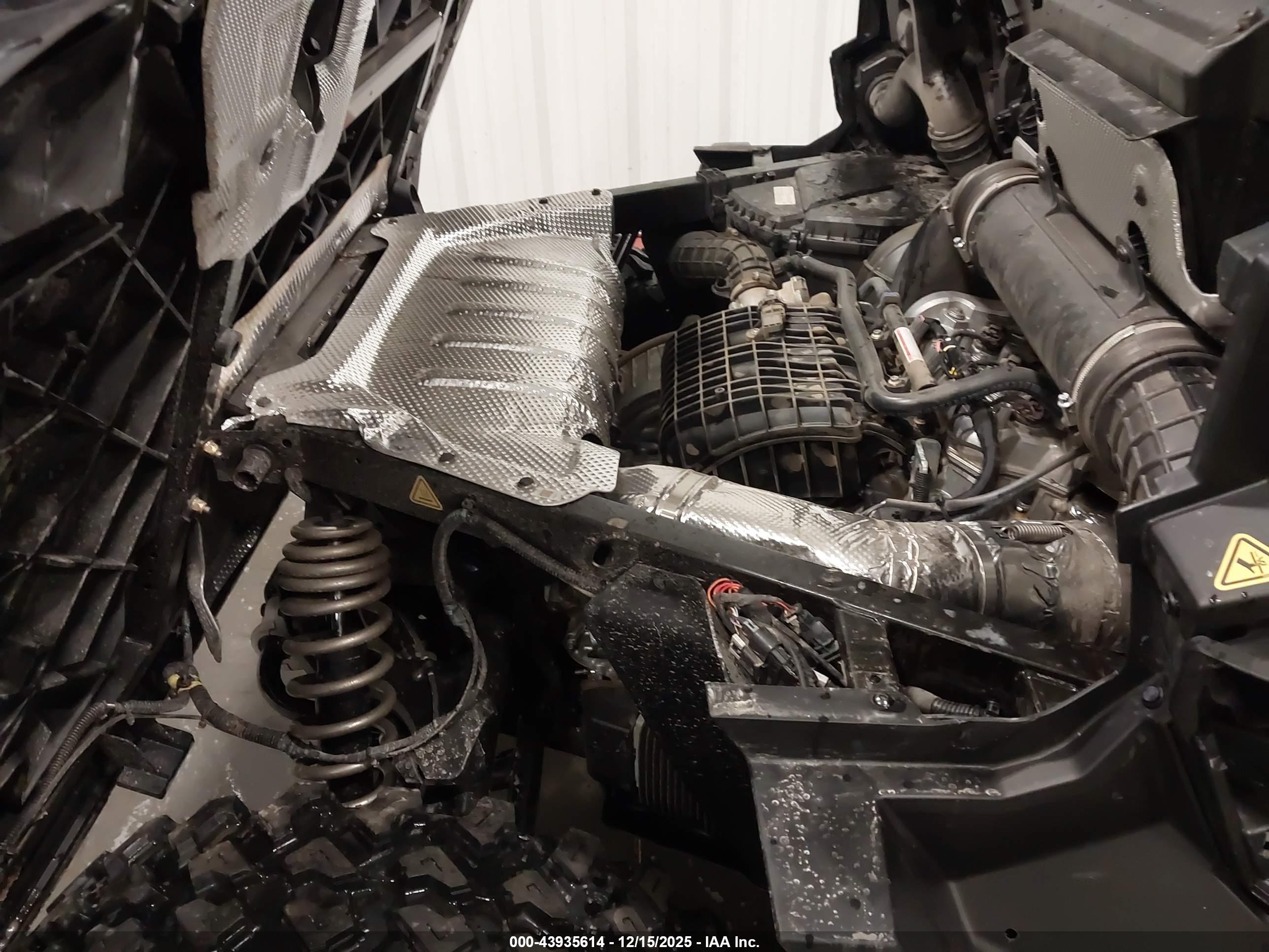 CAN-AM DEFENDER image 8