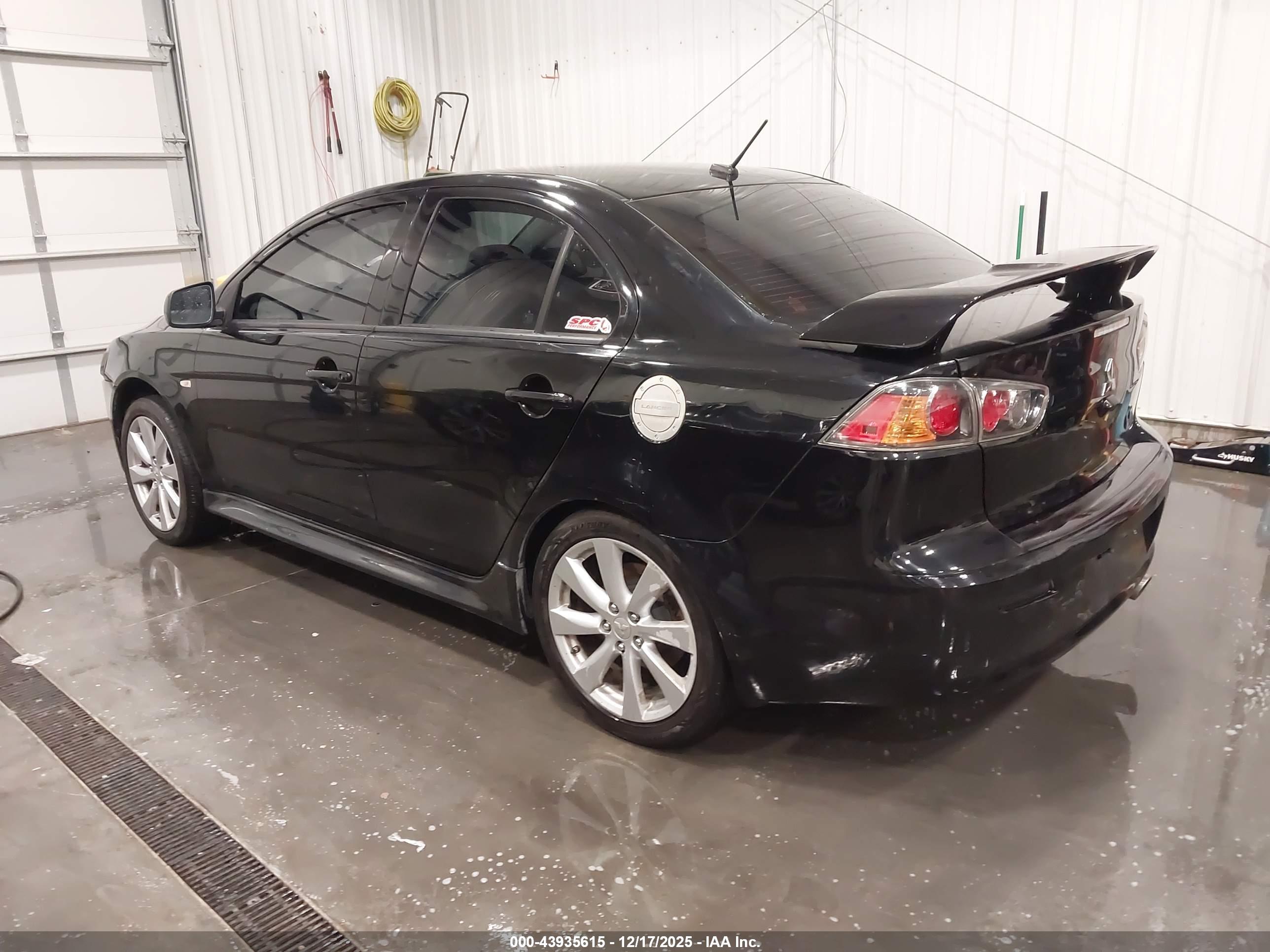 MITSUBISHI LANCER image 3