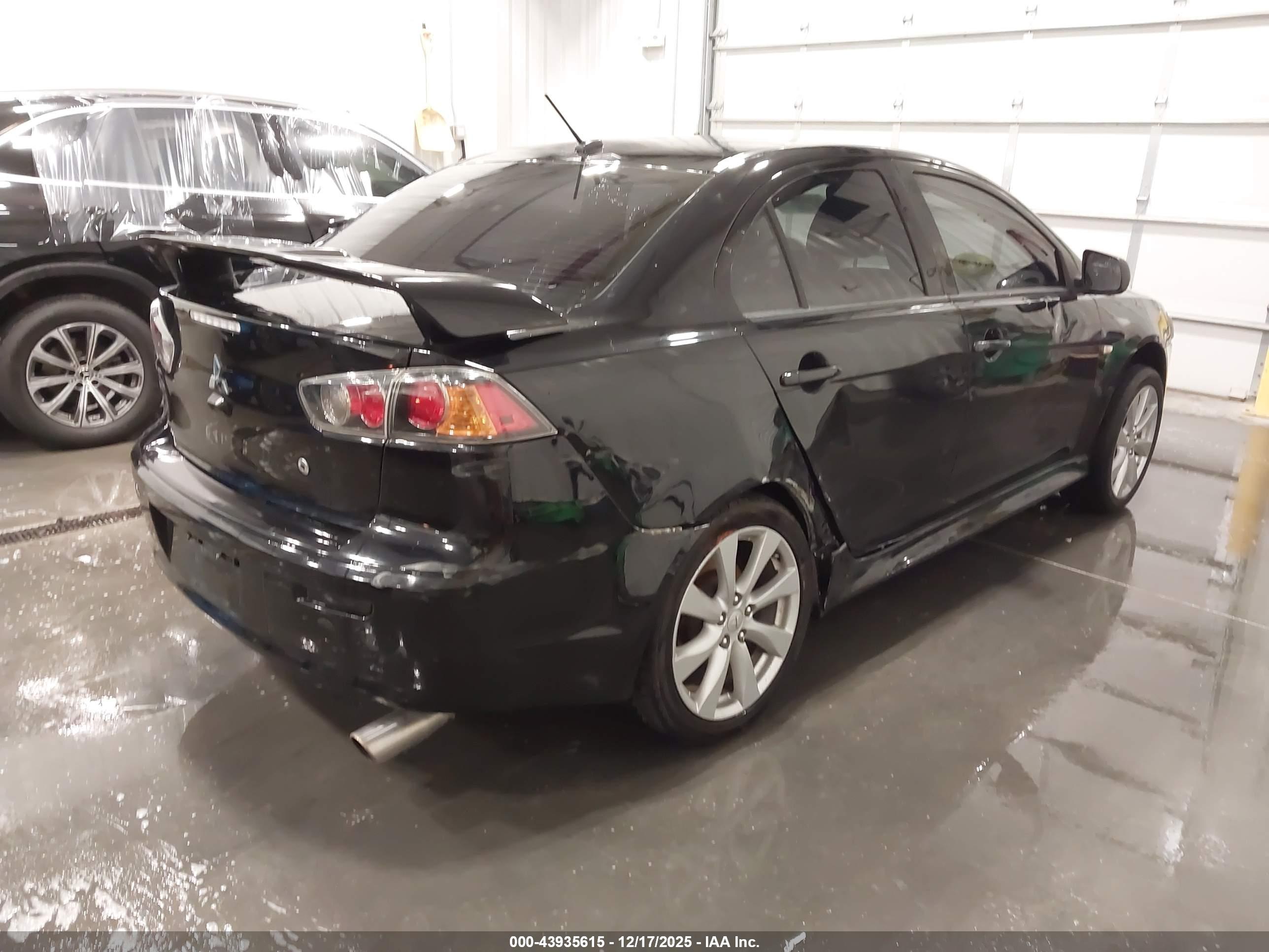 MITSUBISHI LANCER image 4
