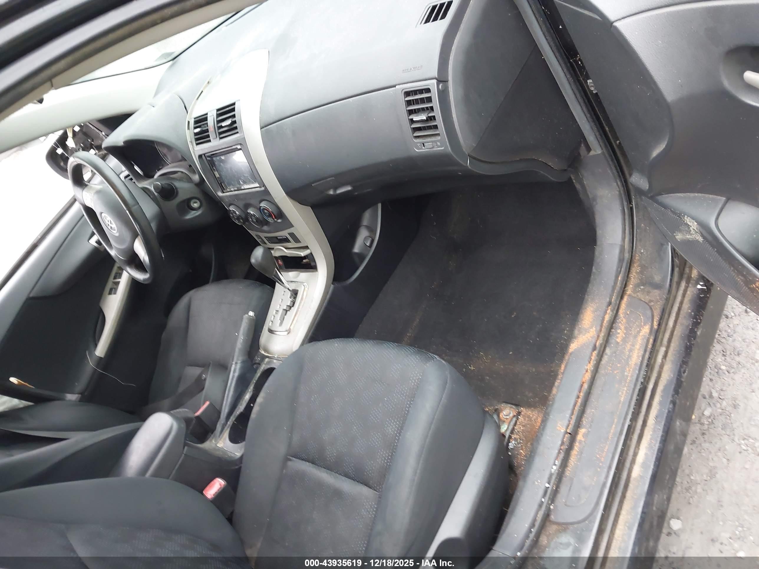 TOYOTA COROLLA image 5