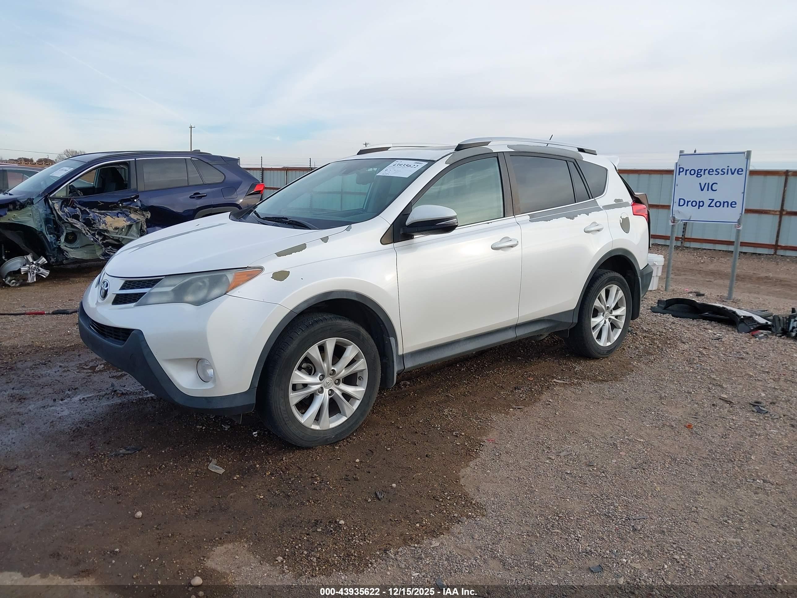 TOYOTA RAV4 image 2