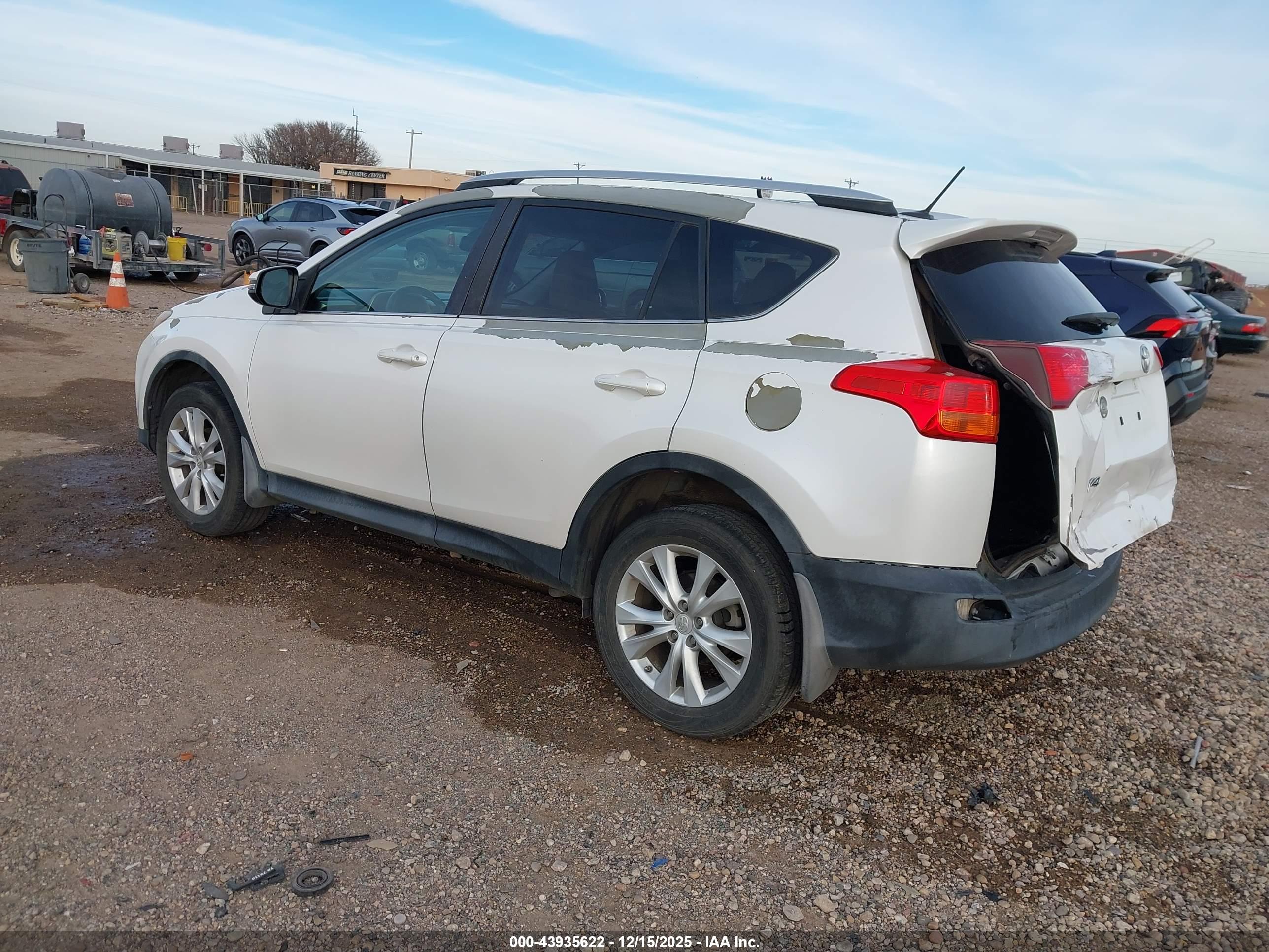 TOYOTA RAV4 image 3