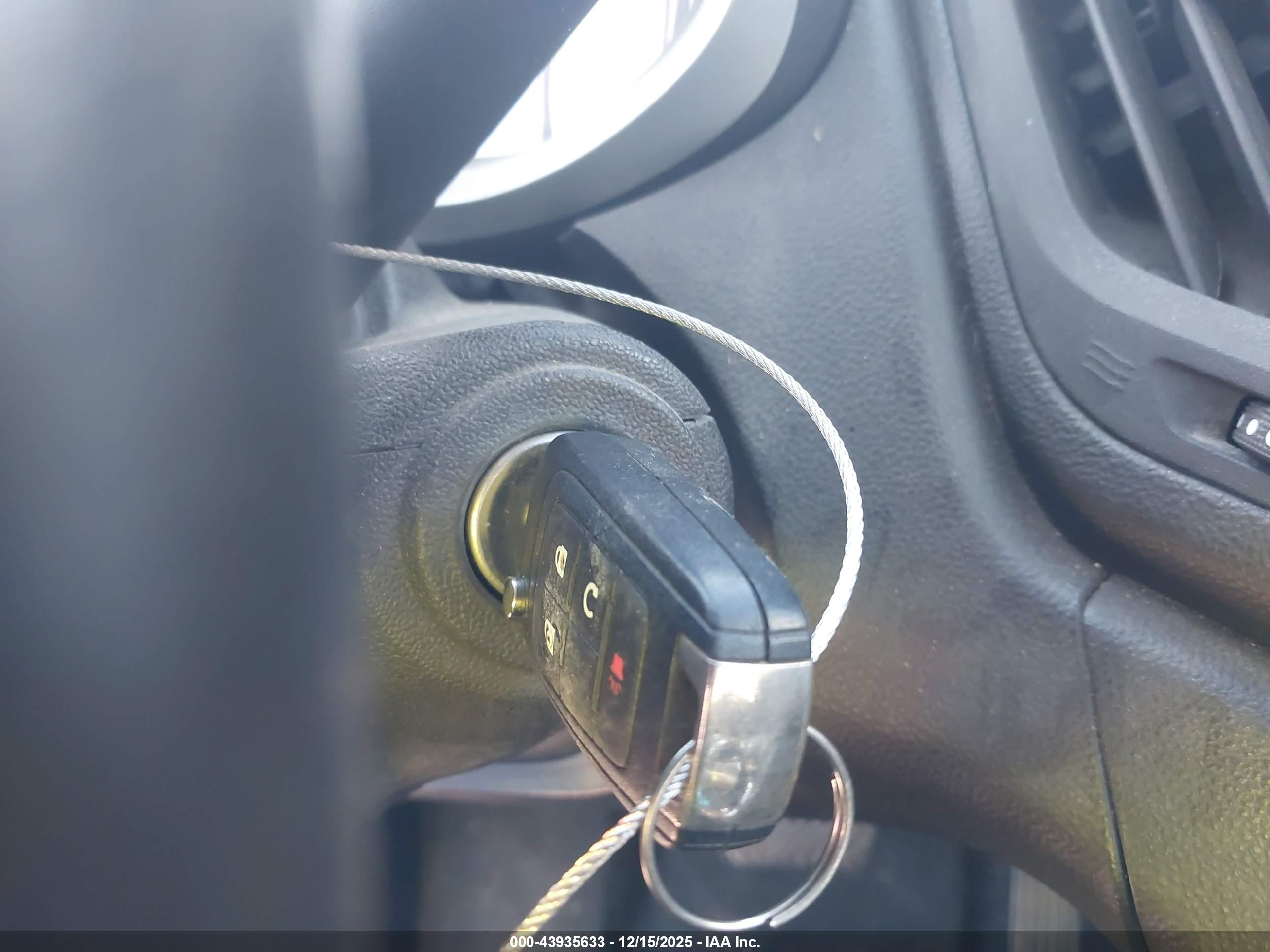CHEVROLET EQUINOX image 11