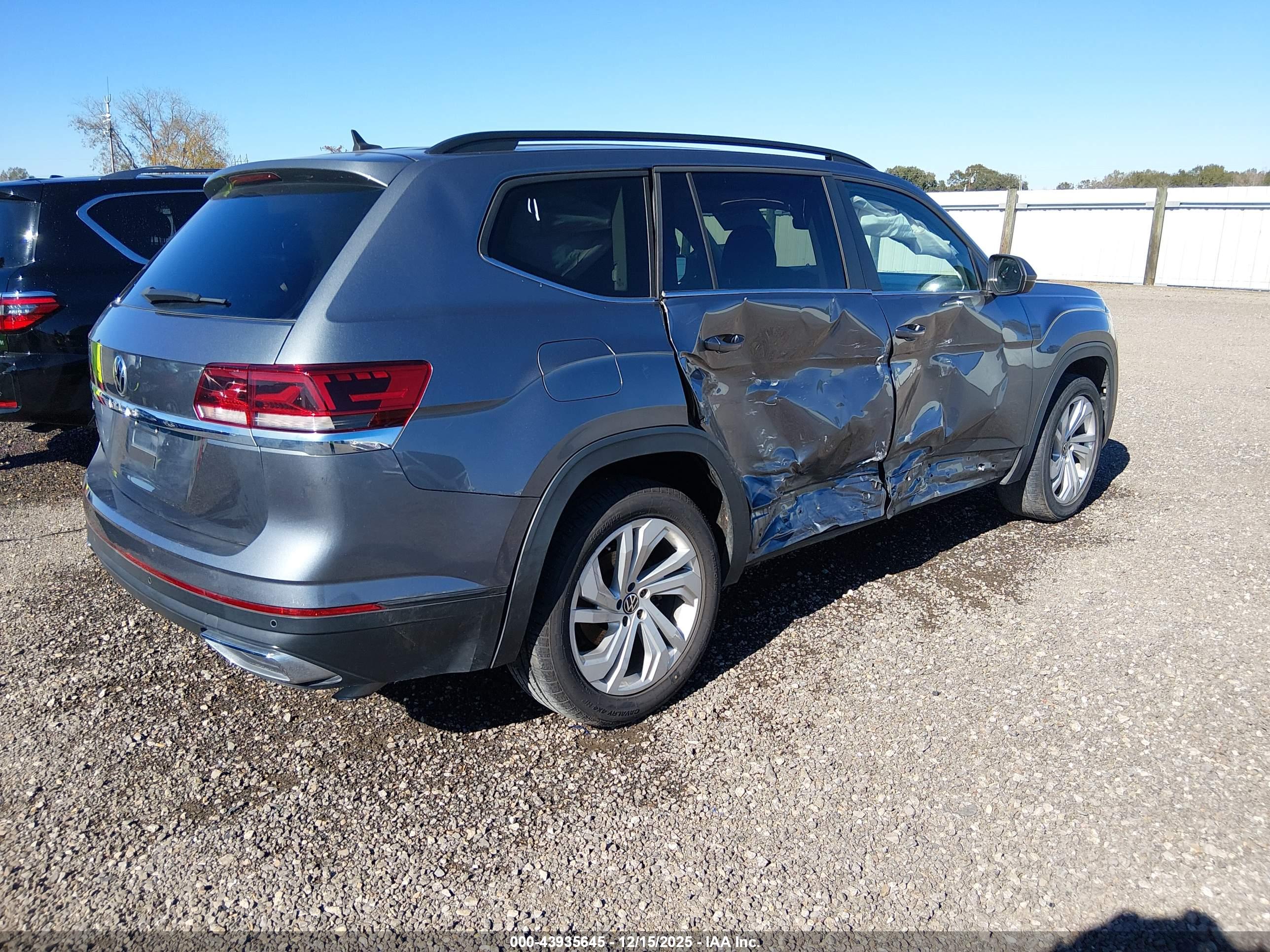 VOLKSWAGEN ATLAS image 4