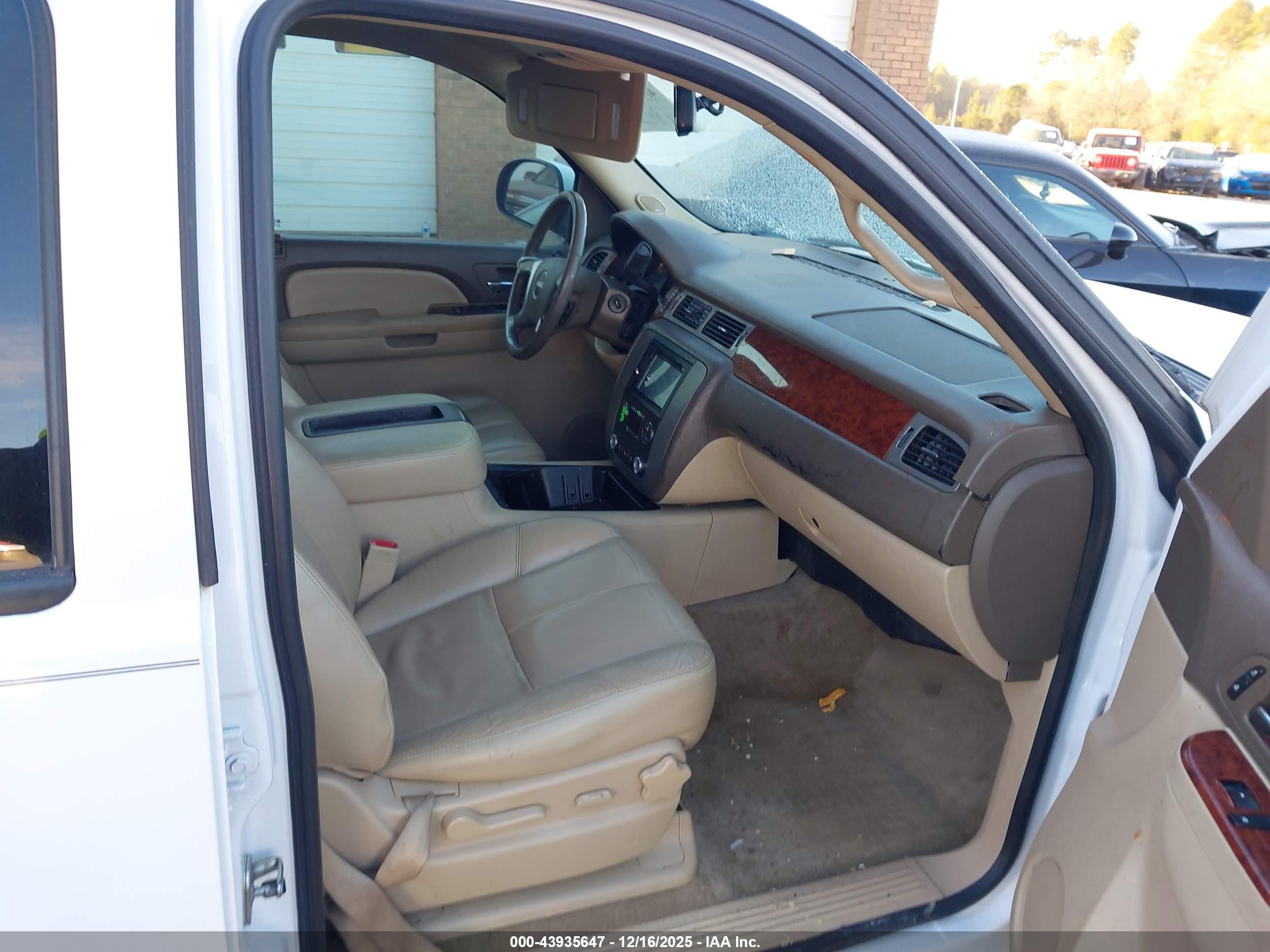GMC YUKON image 5