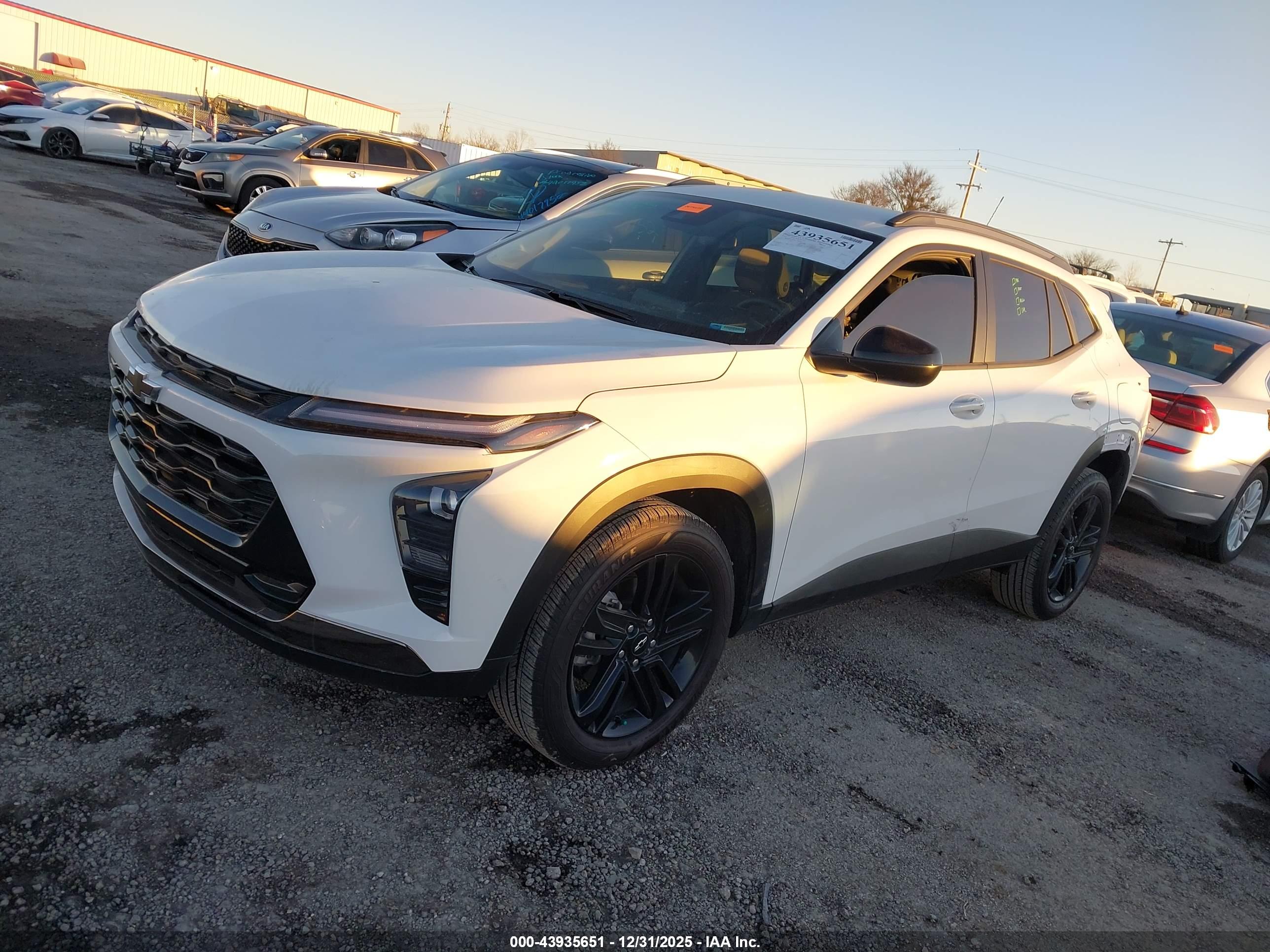 CHEVROLET TRAX image 2