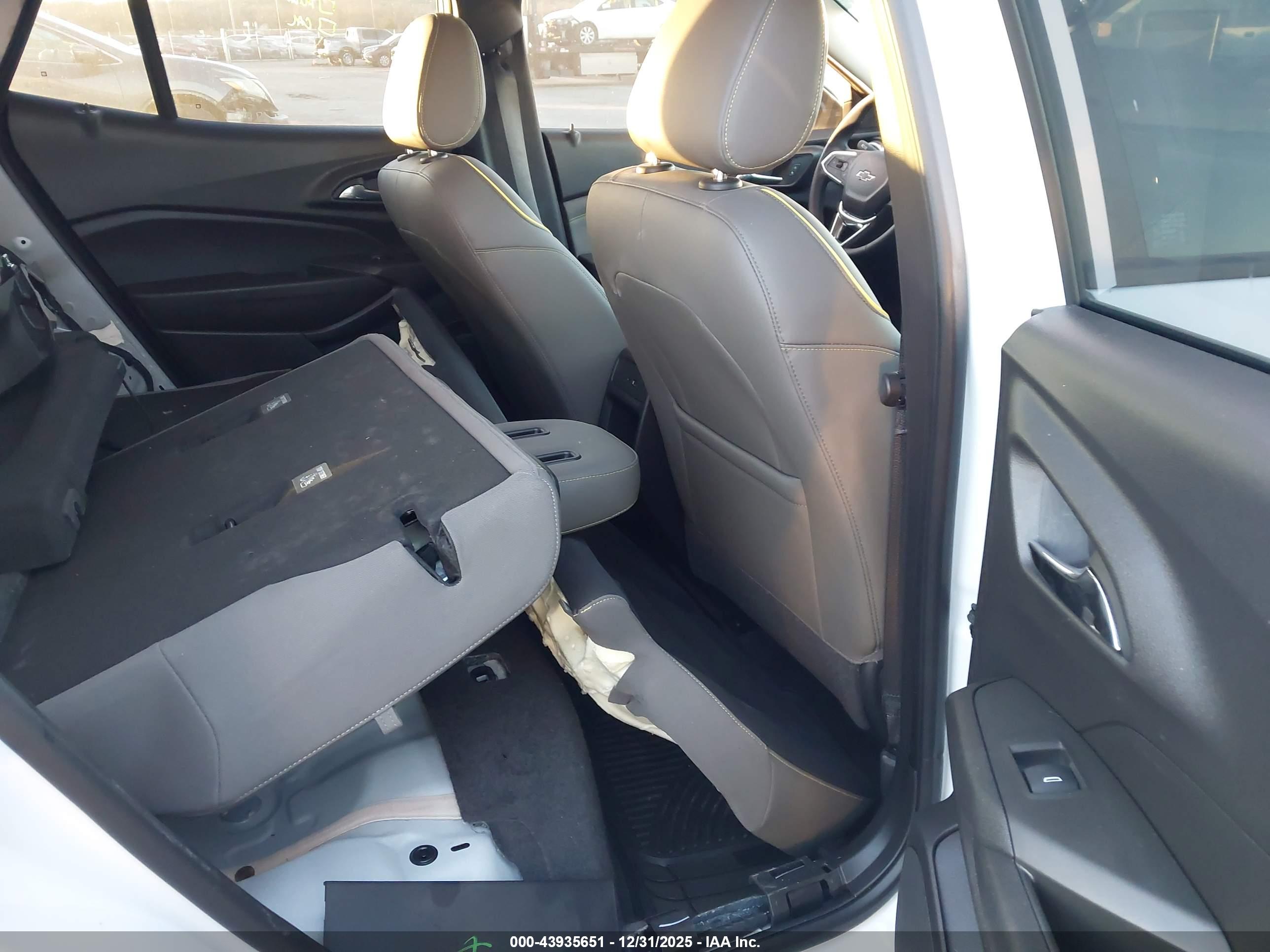 CHEVROLET TRAX image 8