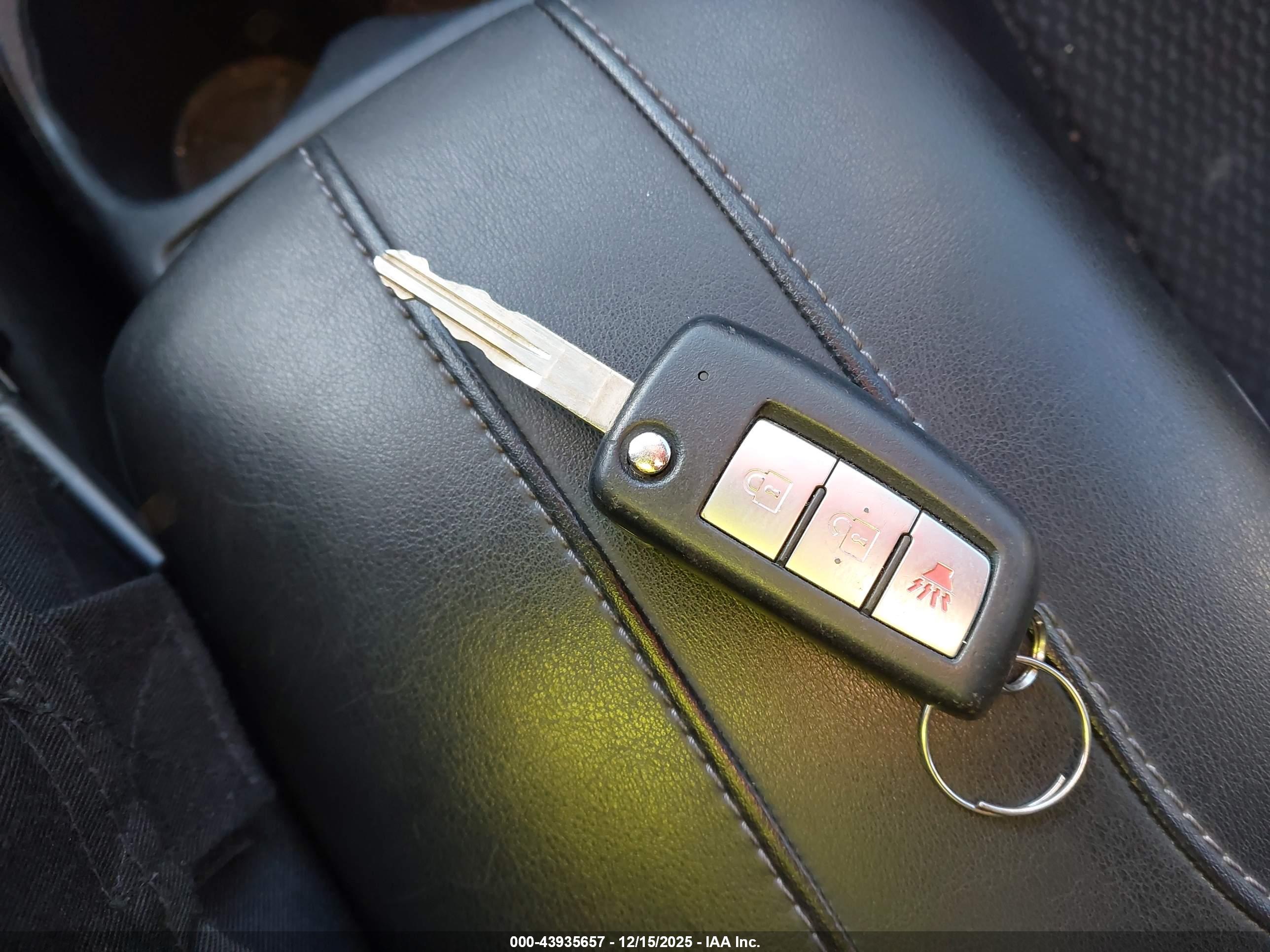 NISSAN ROGUE image 11