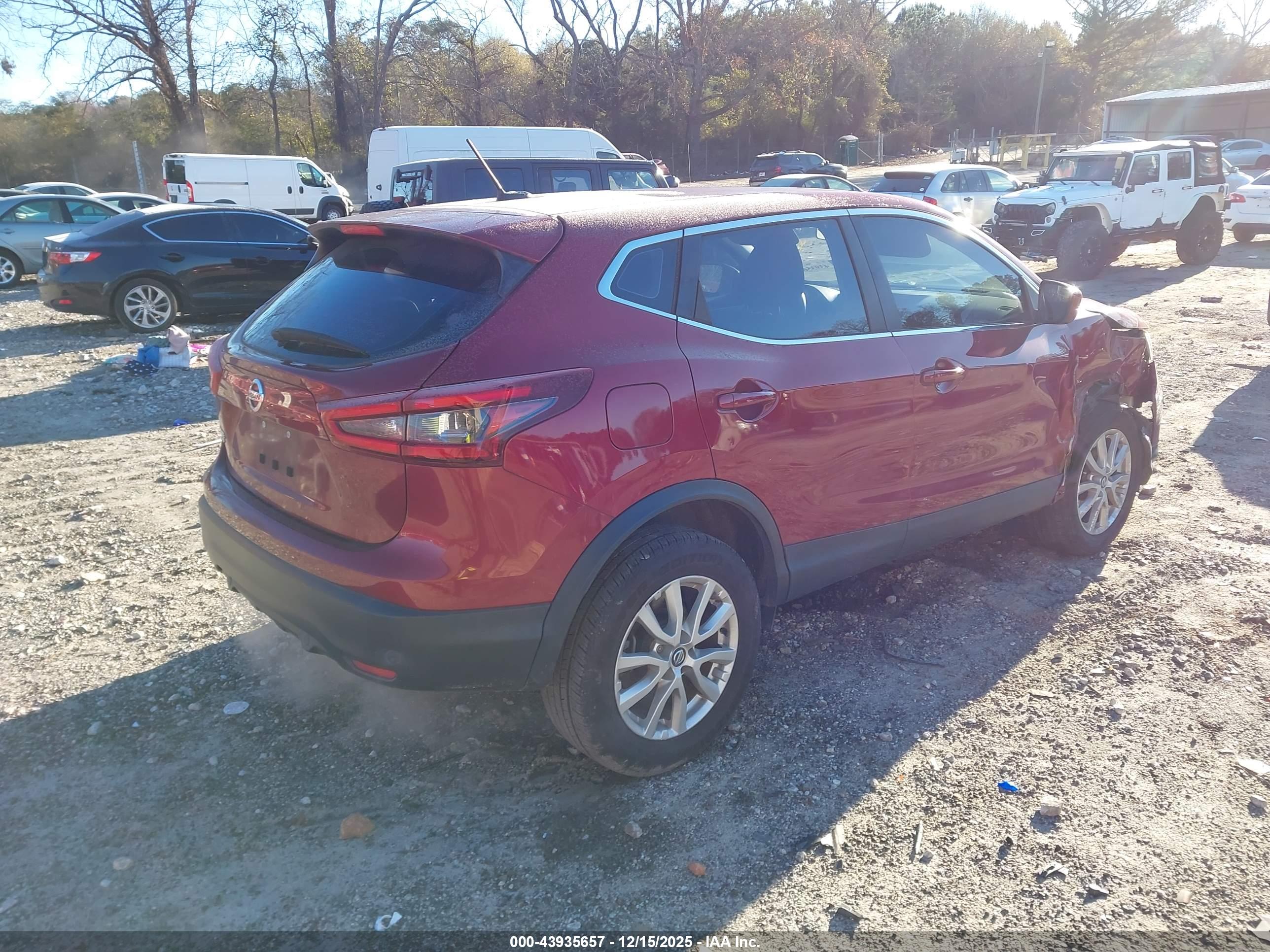 NISSAN ROGUE image 4