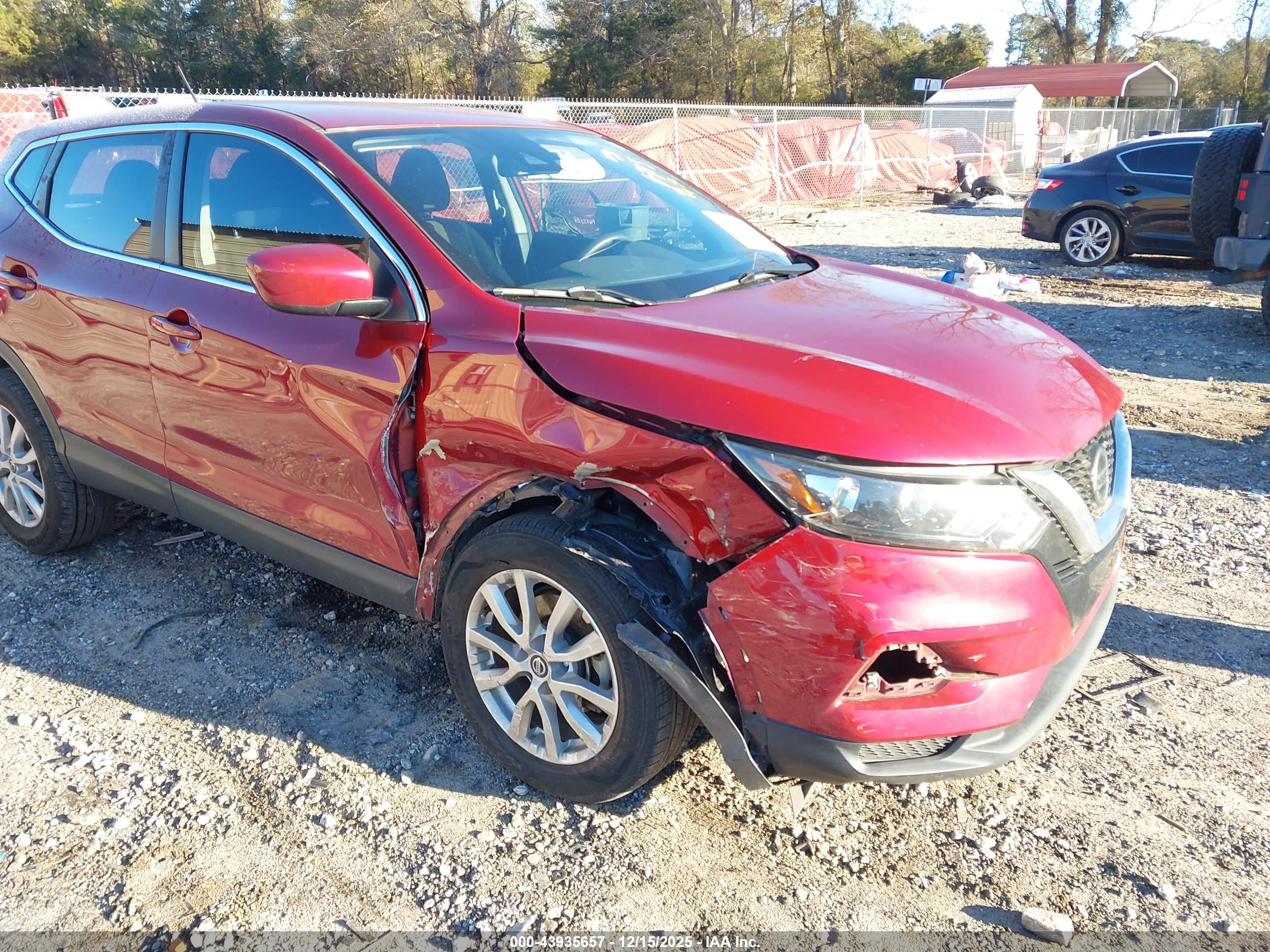 NISSAN ROGUE image 6