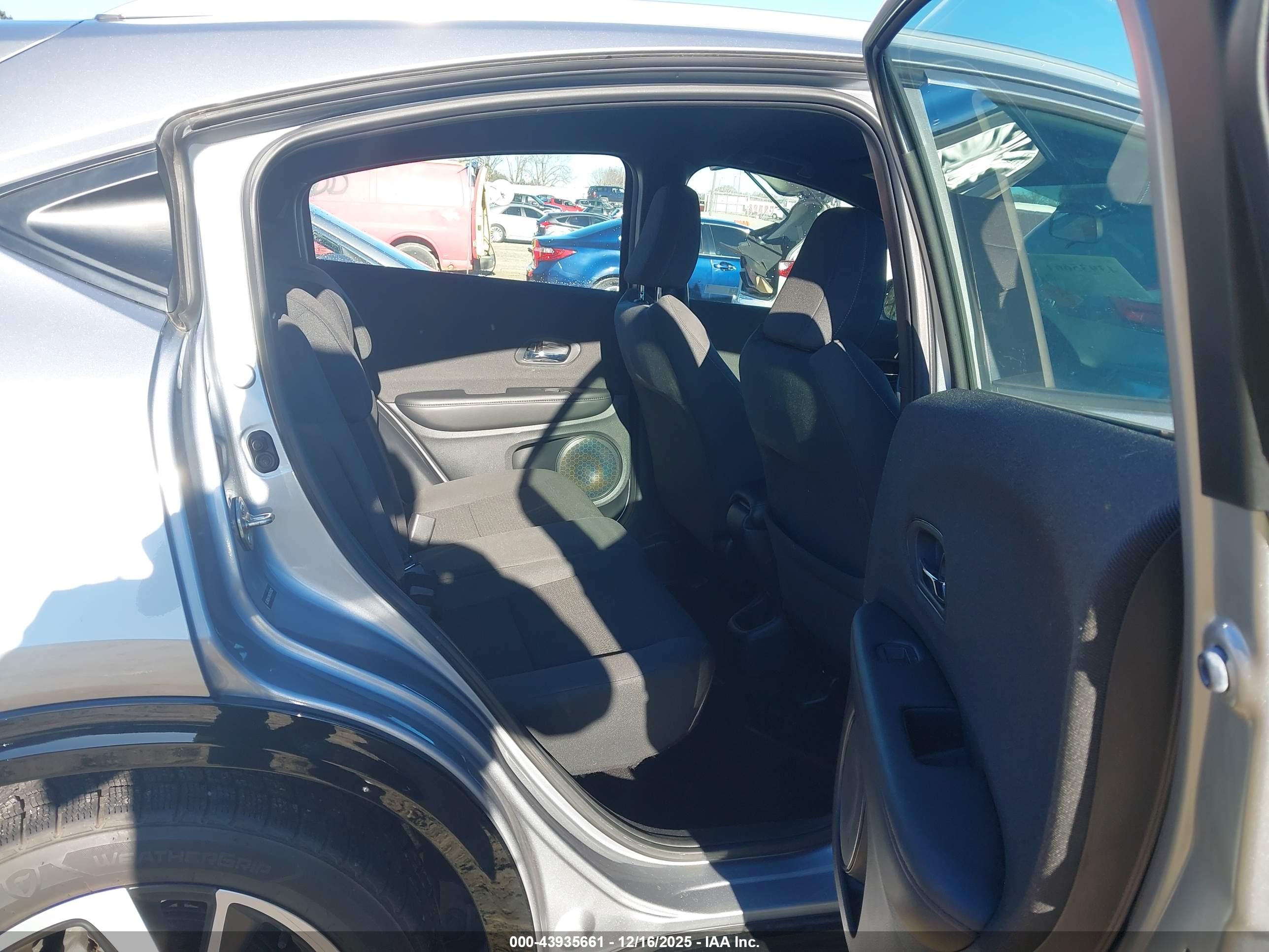 HONDA HR-V image 8