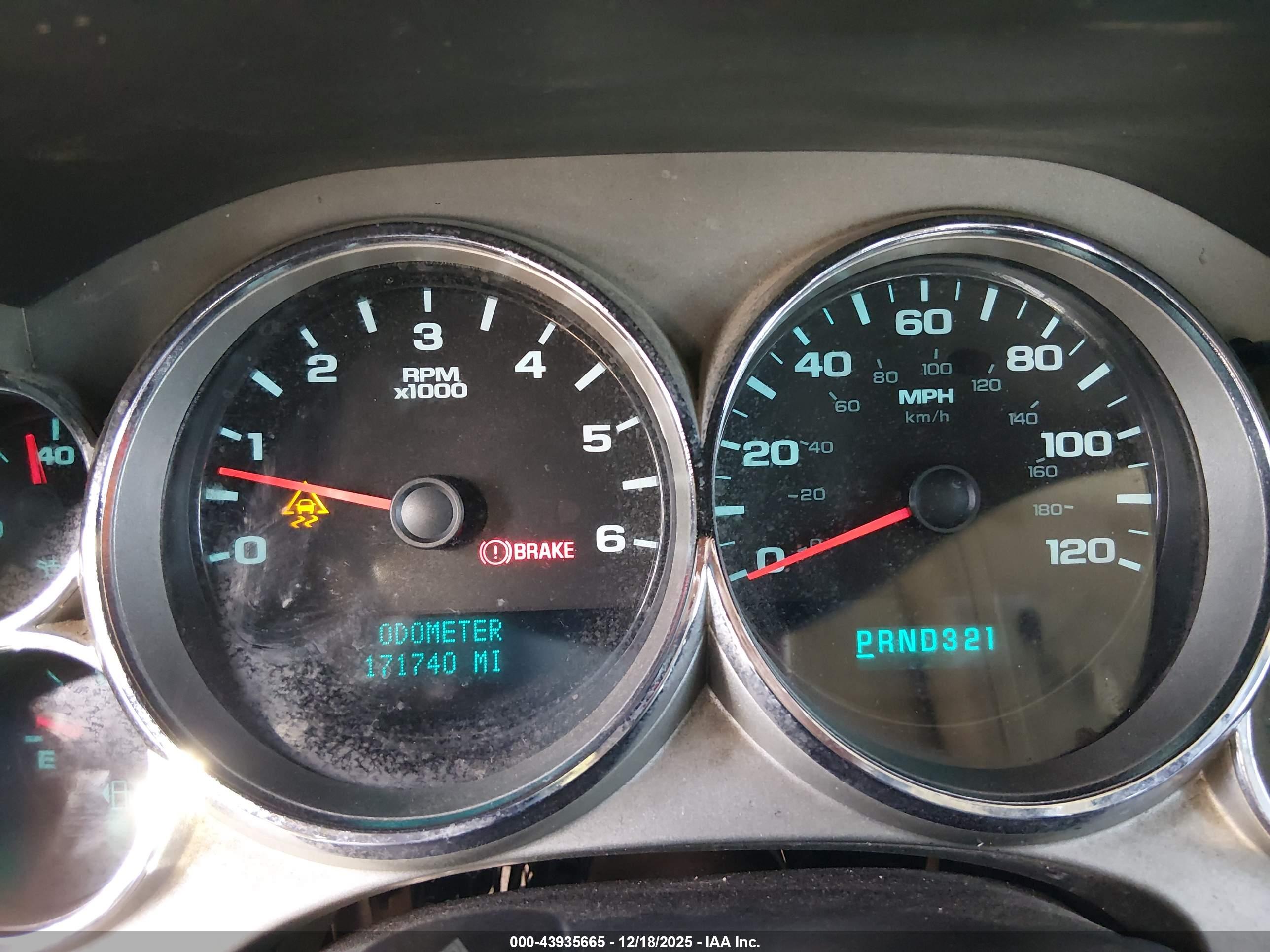 CHEVROLET SILVERADO image 7