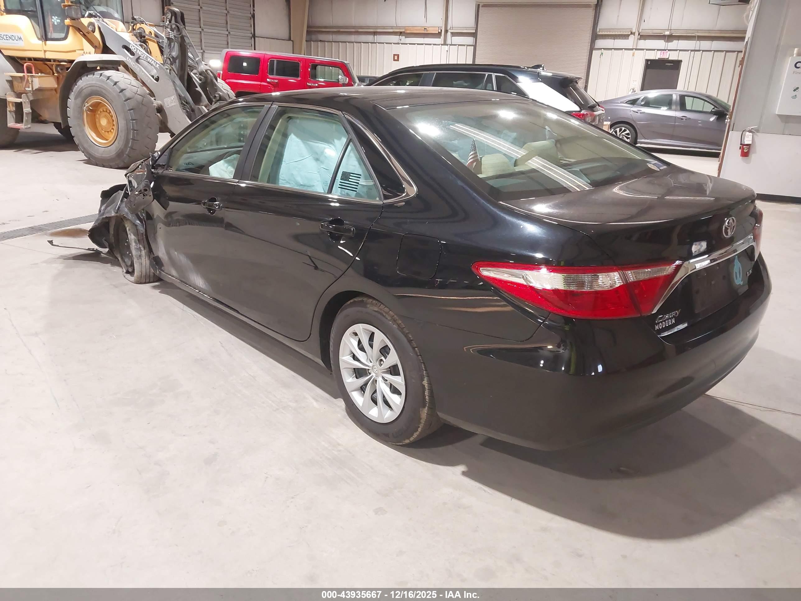 TOYOTA CAMRY image 3