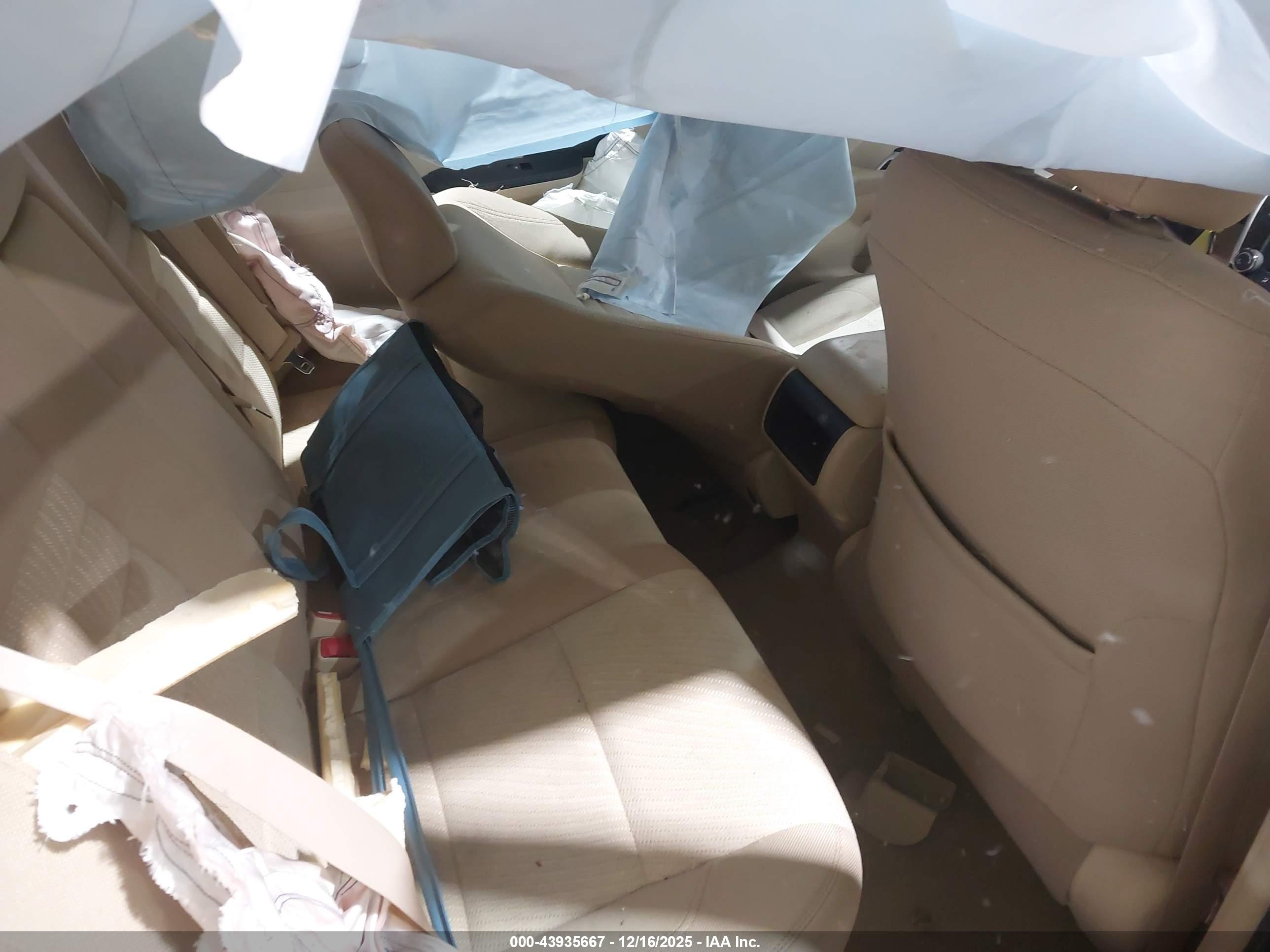 TOYOTA CAMRY image 8