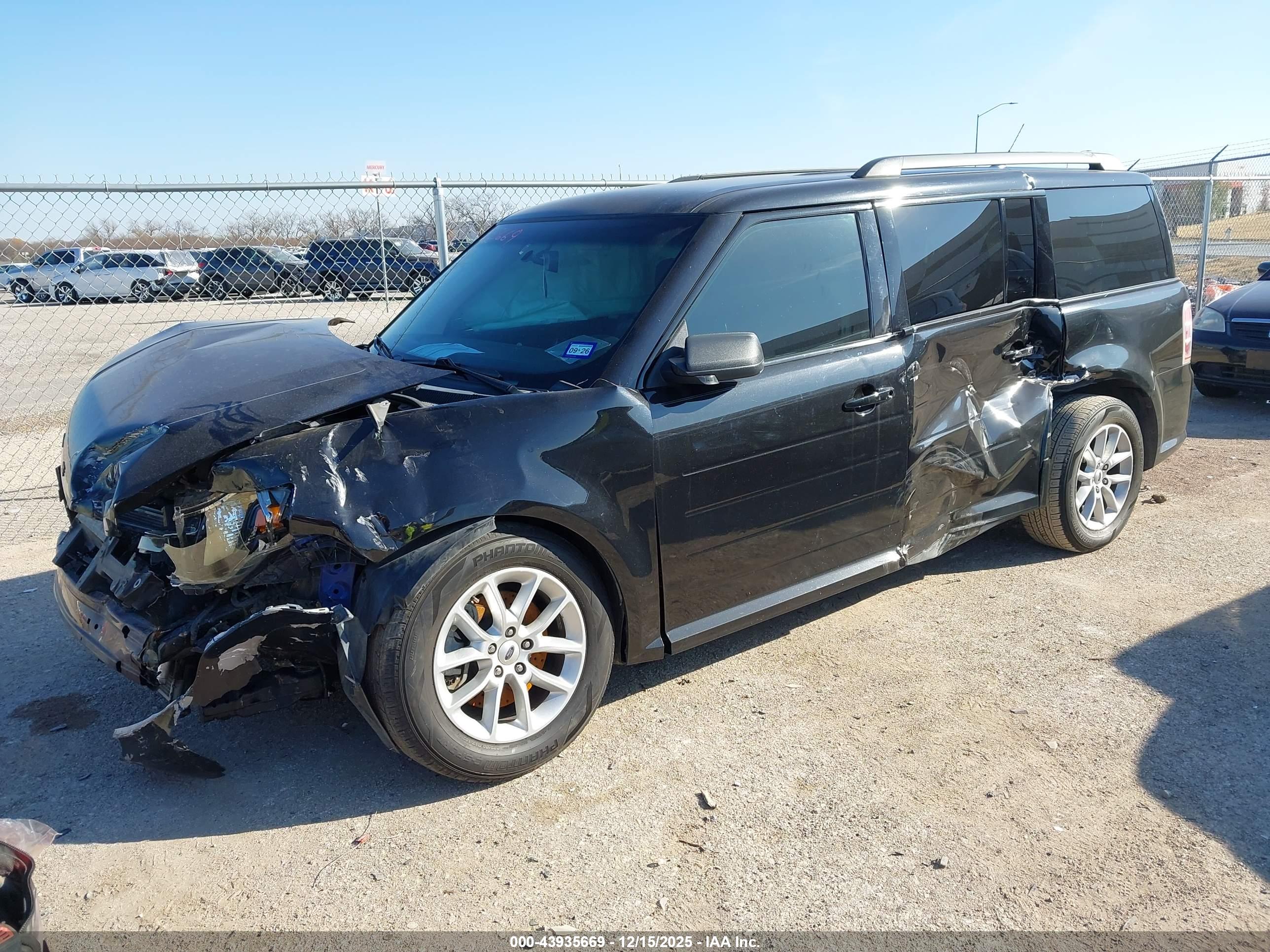 FORD FLEX image 2