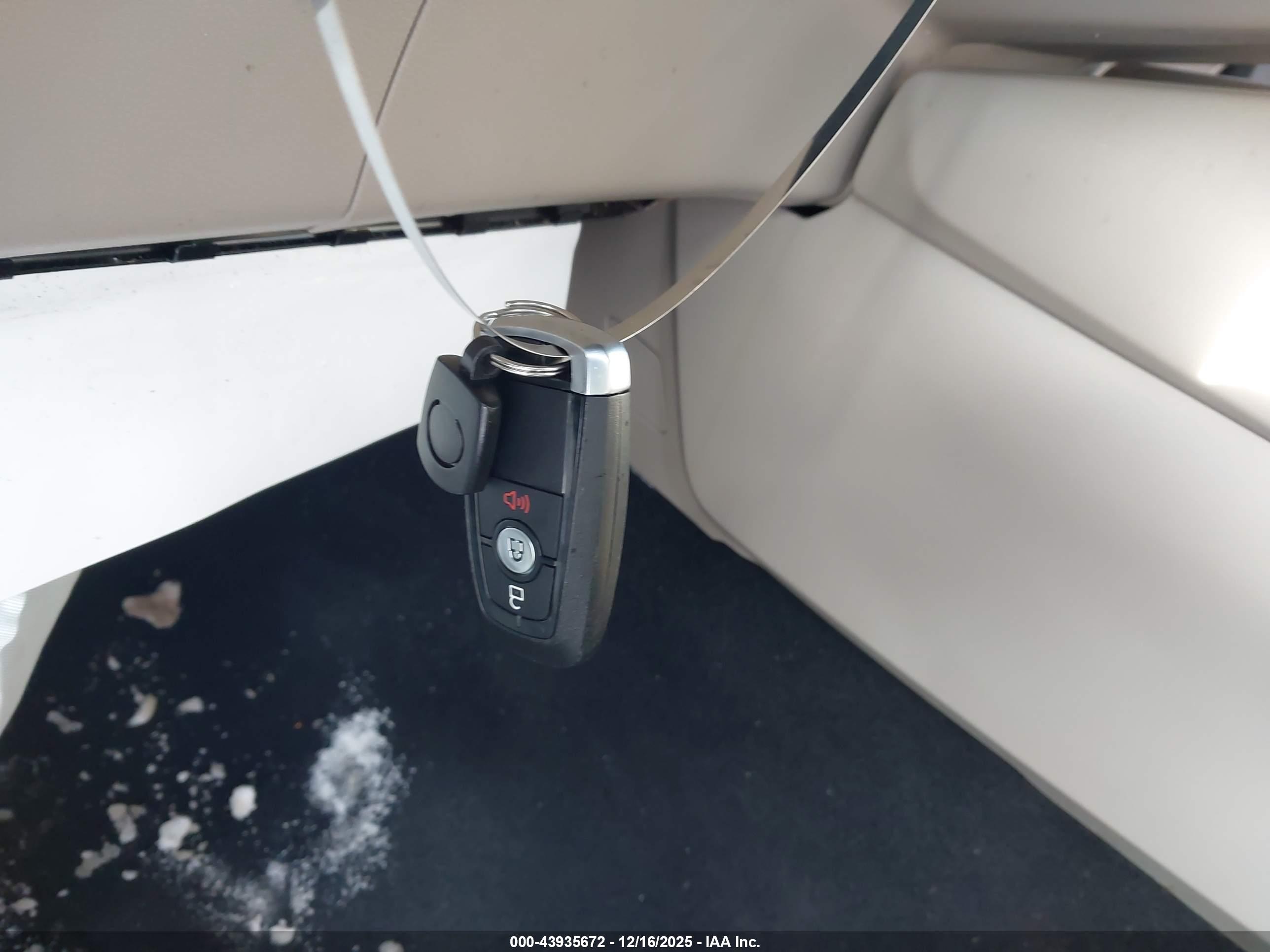 FORD ESCAPE image 11