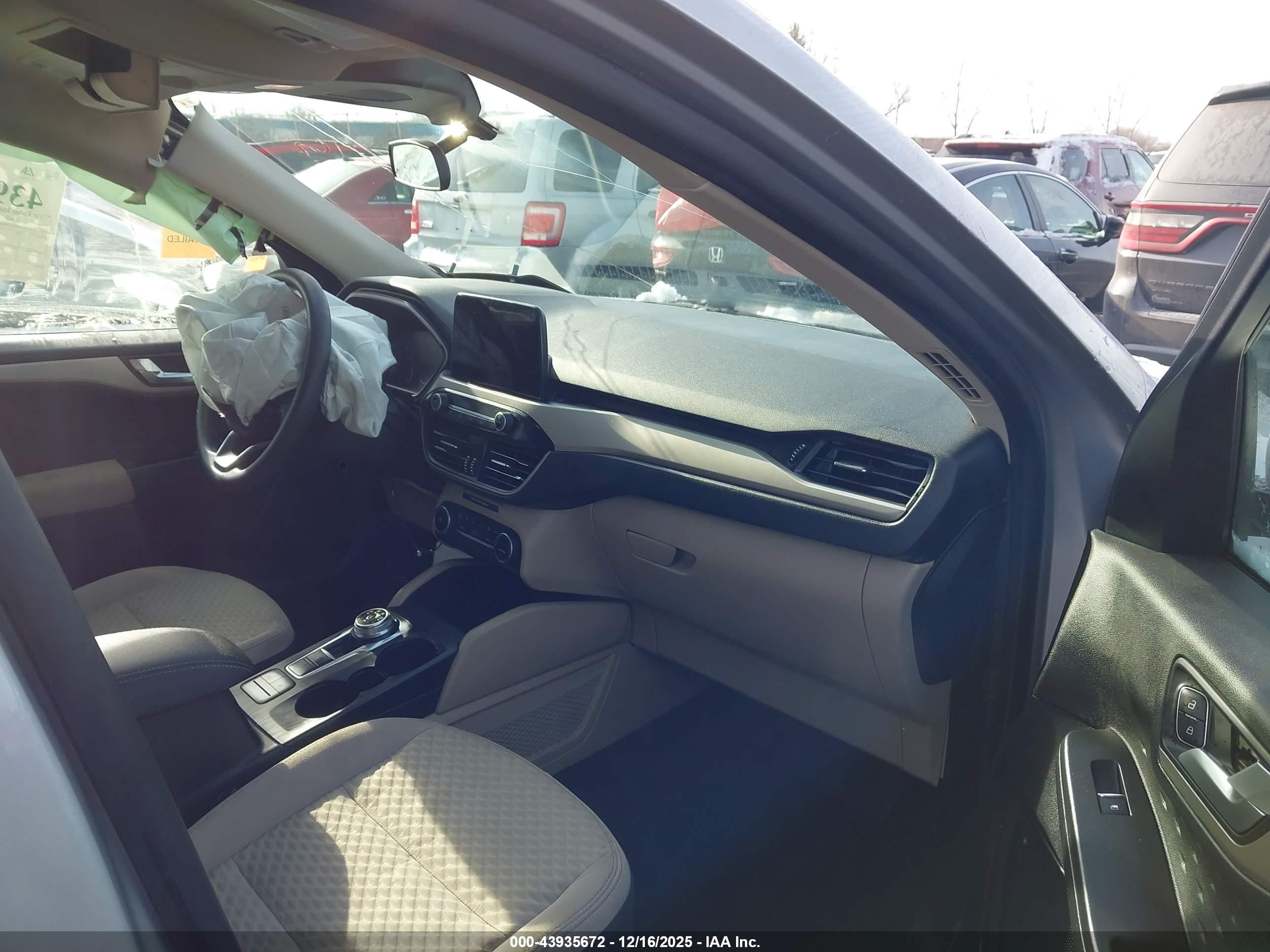 FORD ESCAPE image 5