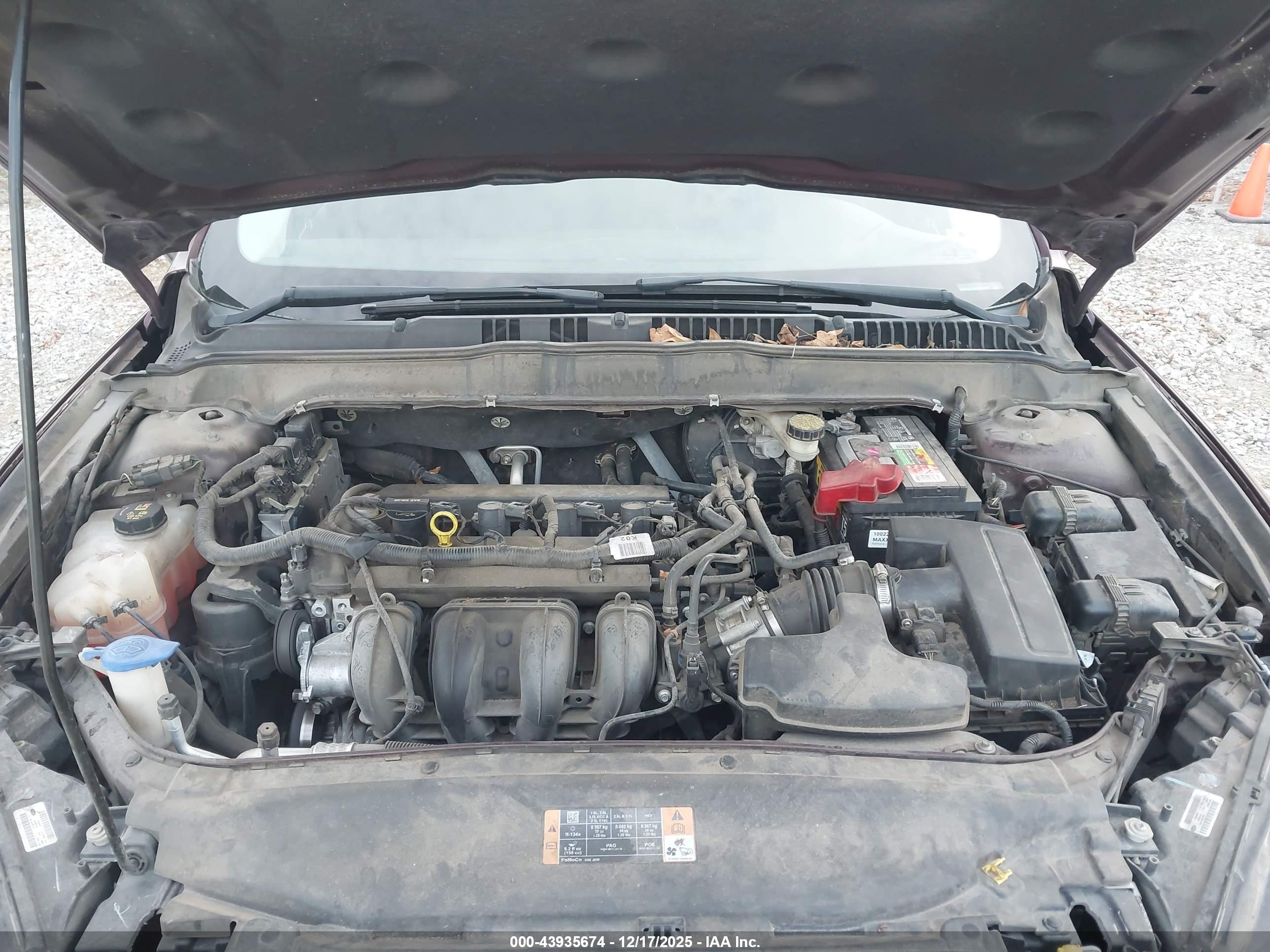 FORD FUSION image 10
