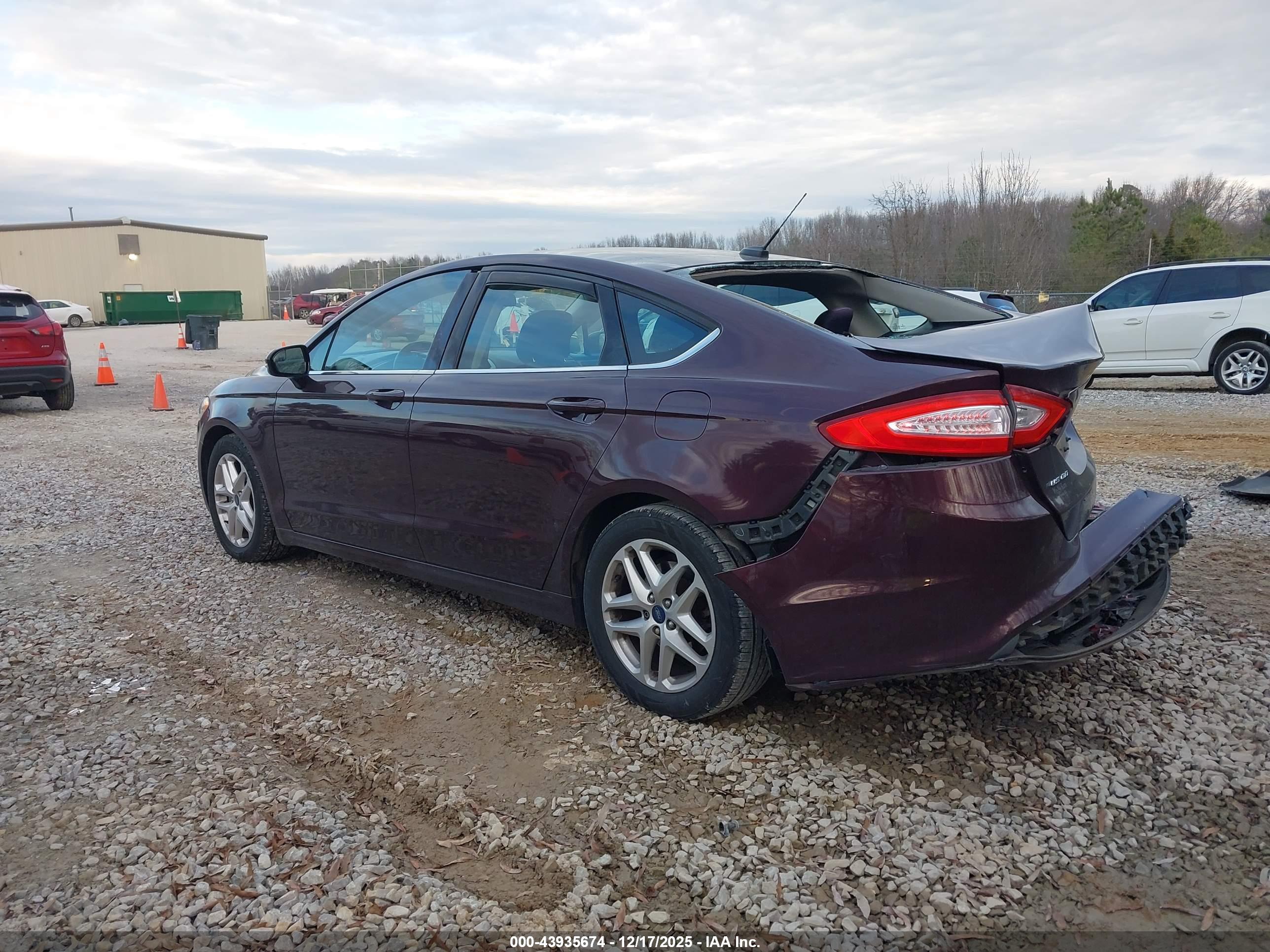 FORD FUSION image 3