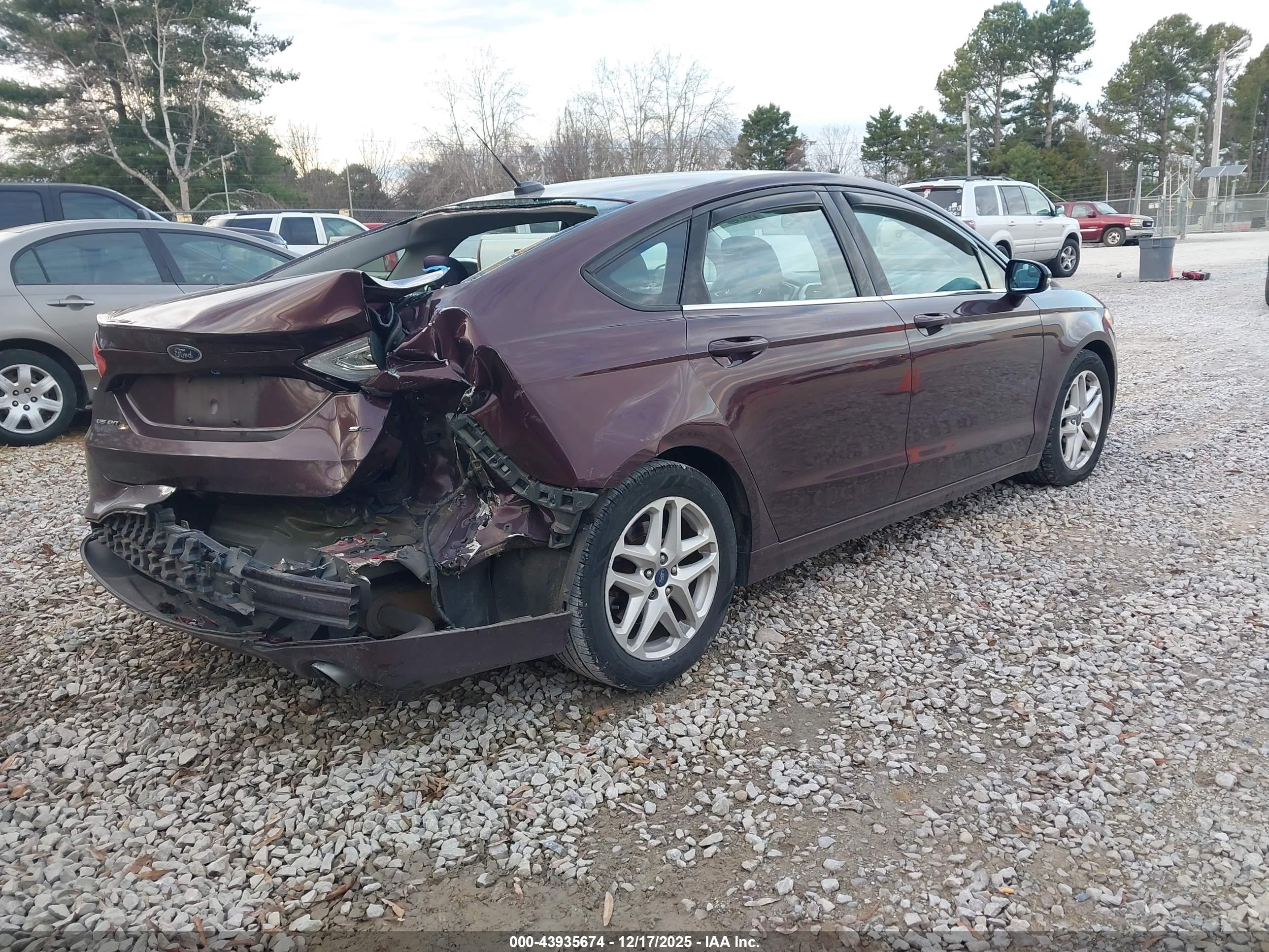 FORD FUSION image 4