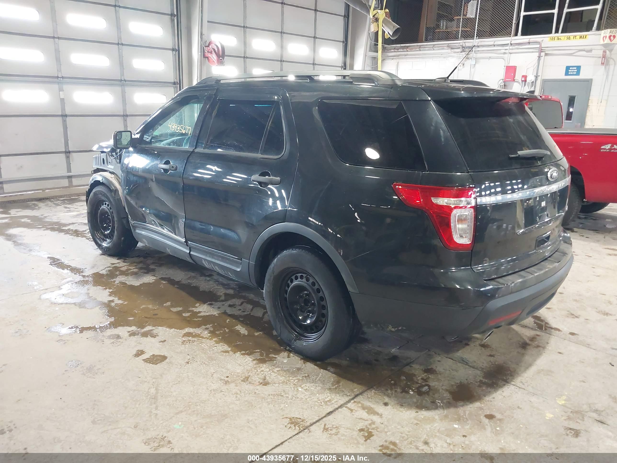 FORD EXPLORER image 3