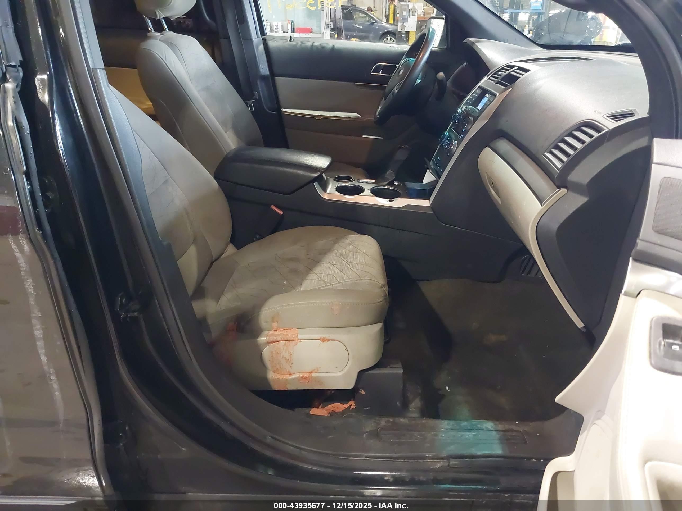 FORD EXPLORER image 5