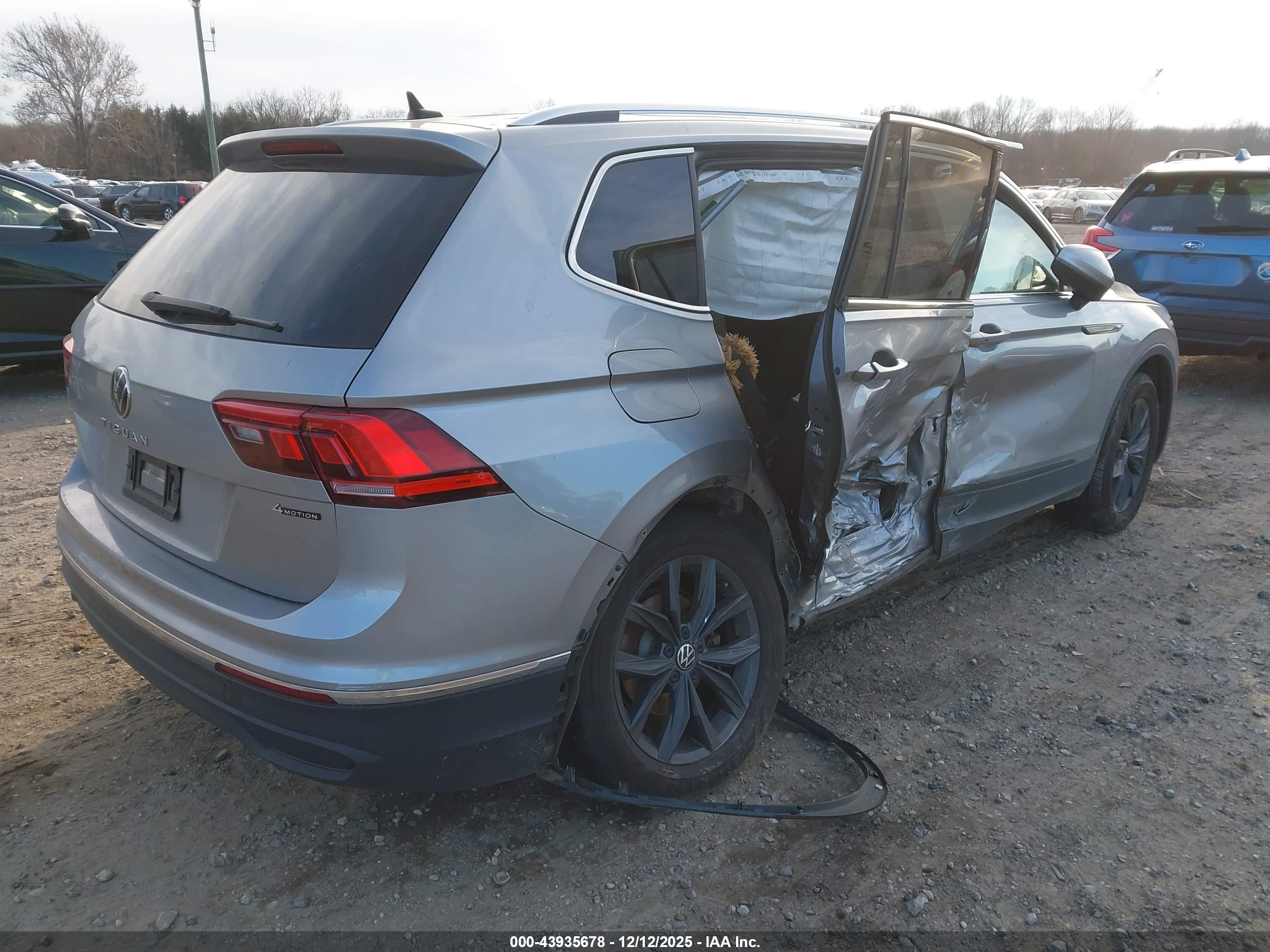VOLKSWAGEN TIGUAN image 4